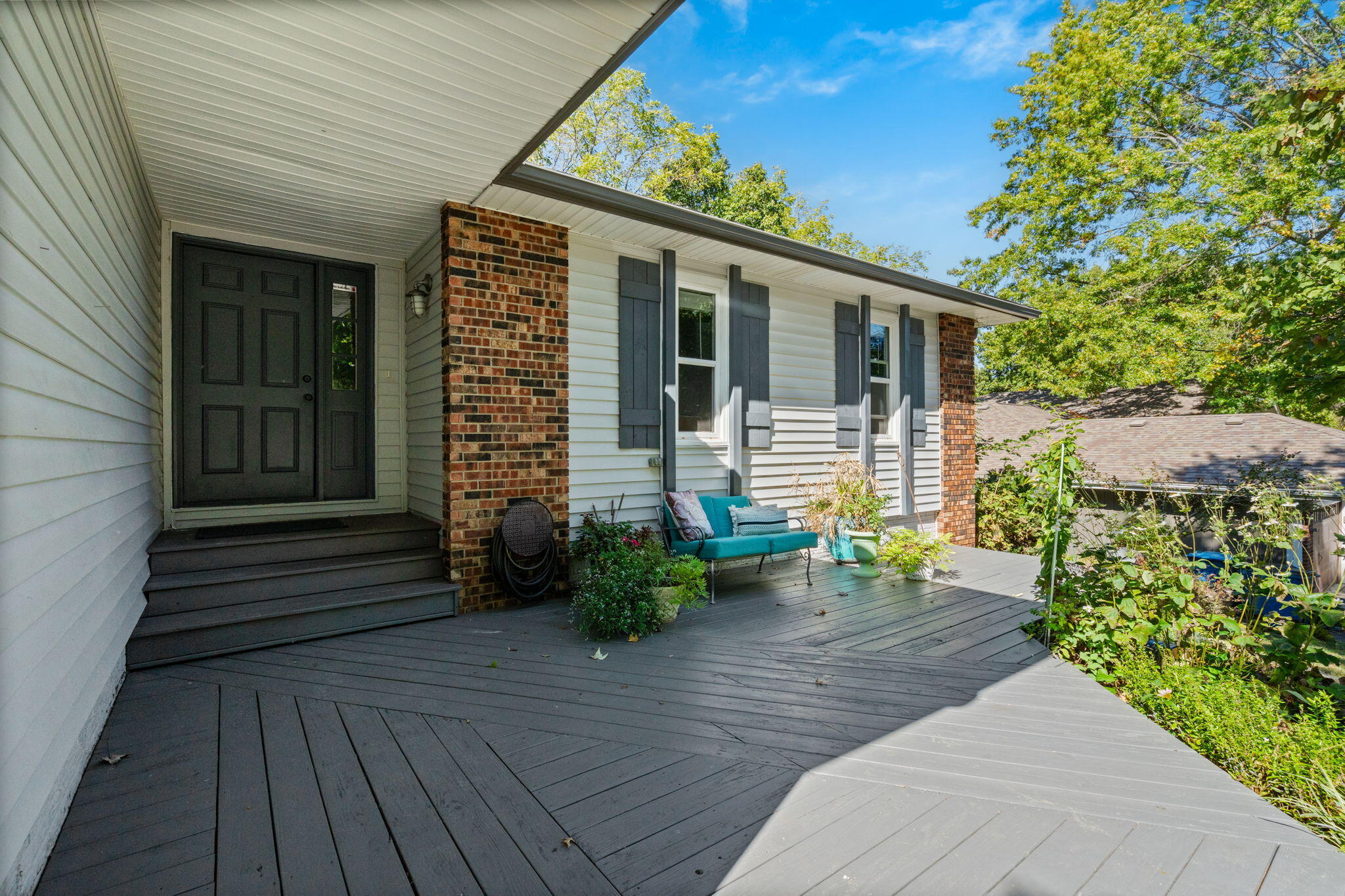 4823 South Louise Road Property Photo 3