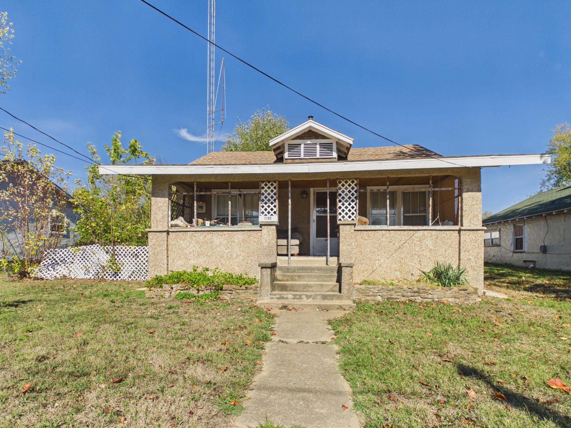 1102 Ozark Street Property Photo 1