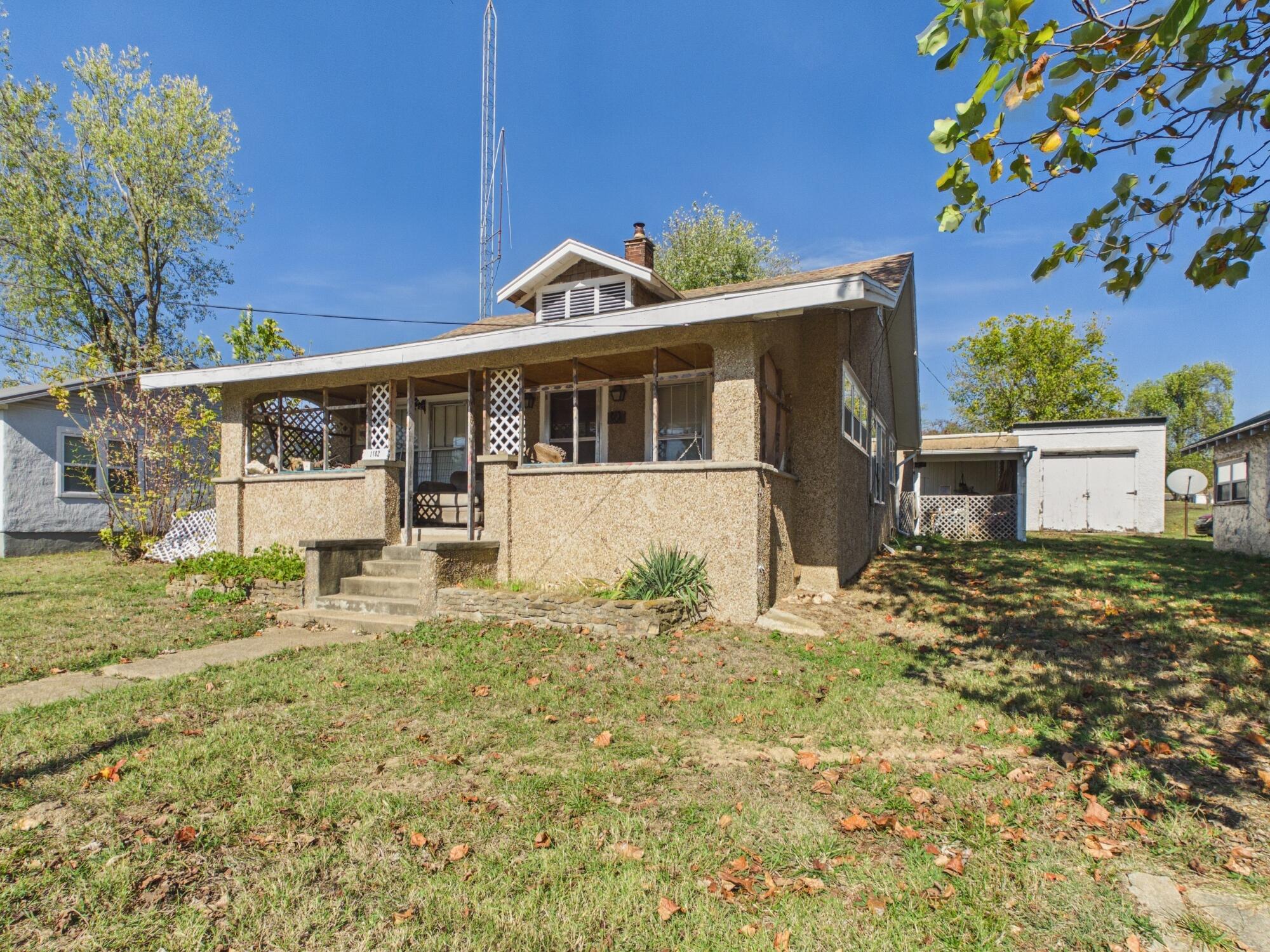 1102 Ozark Street Property Photo 2