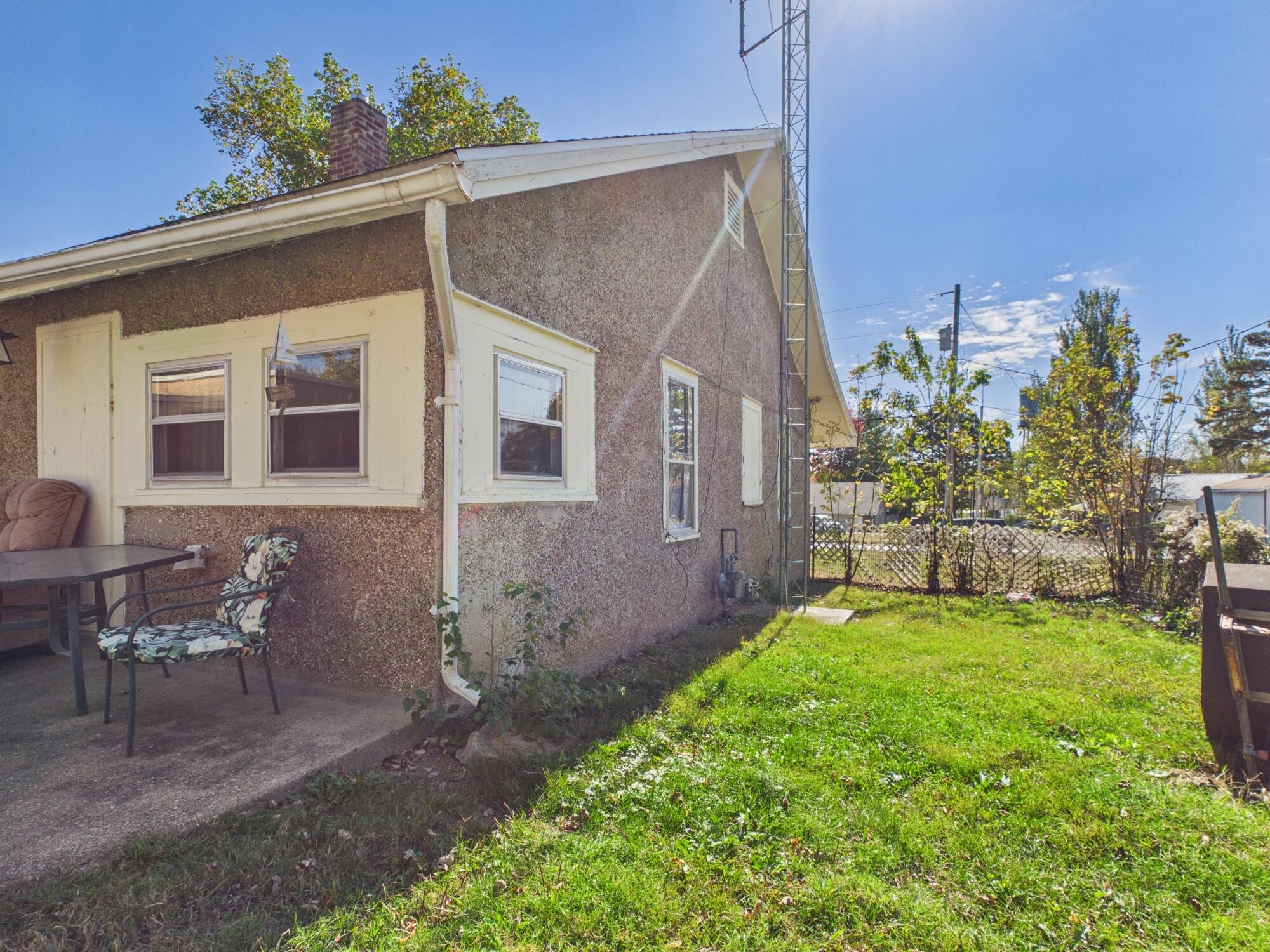 1102 Ozark Street Property Photo 8