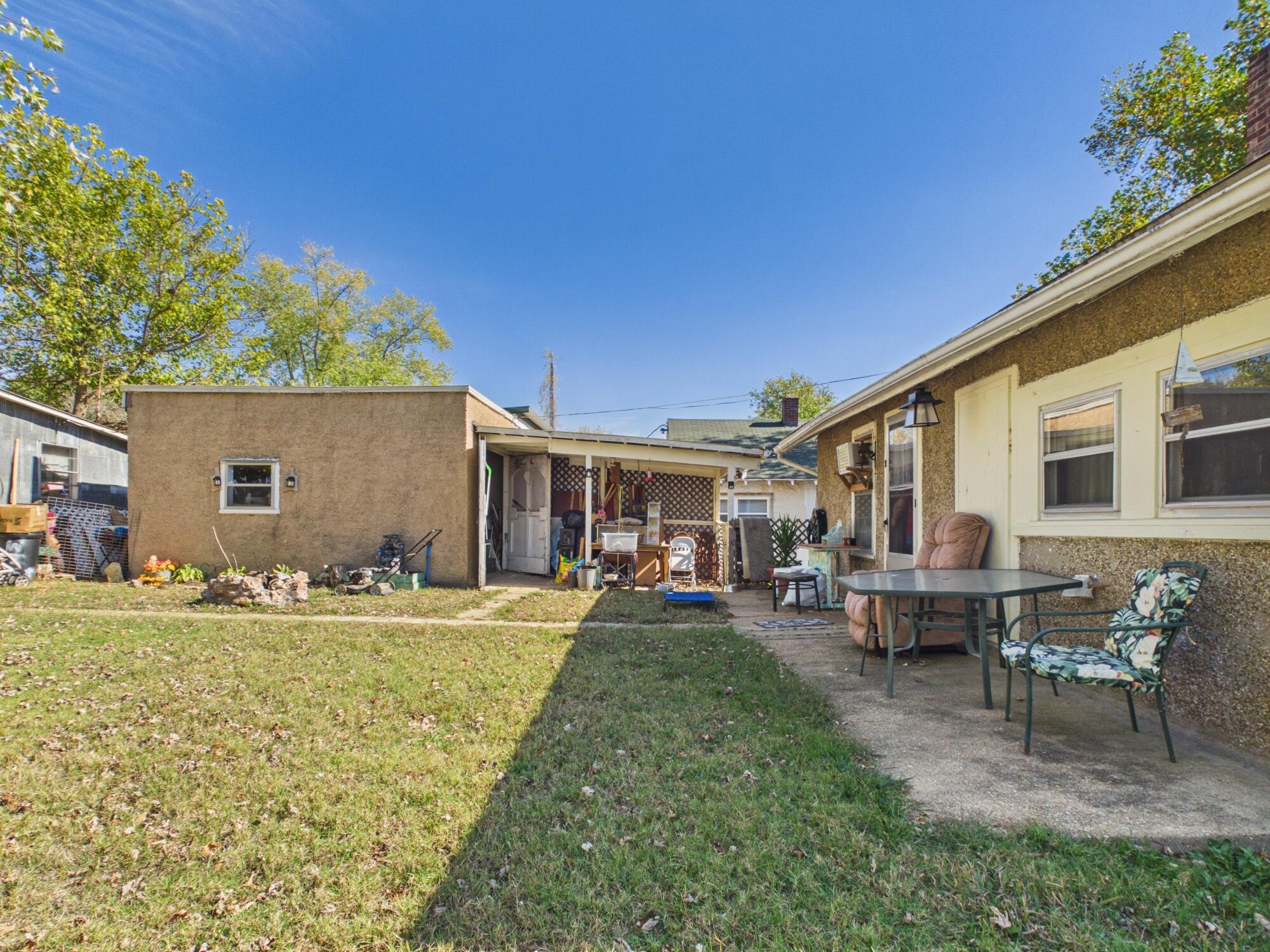 1102 Ozark Street Property Photo 10