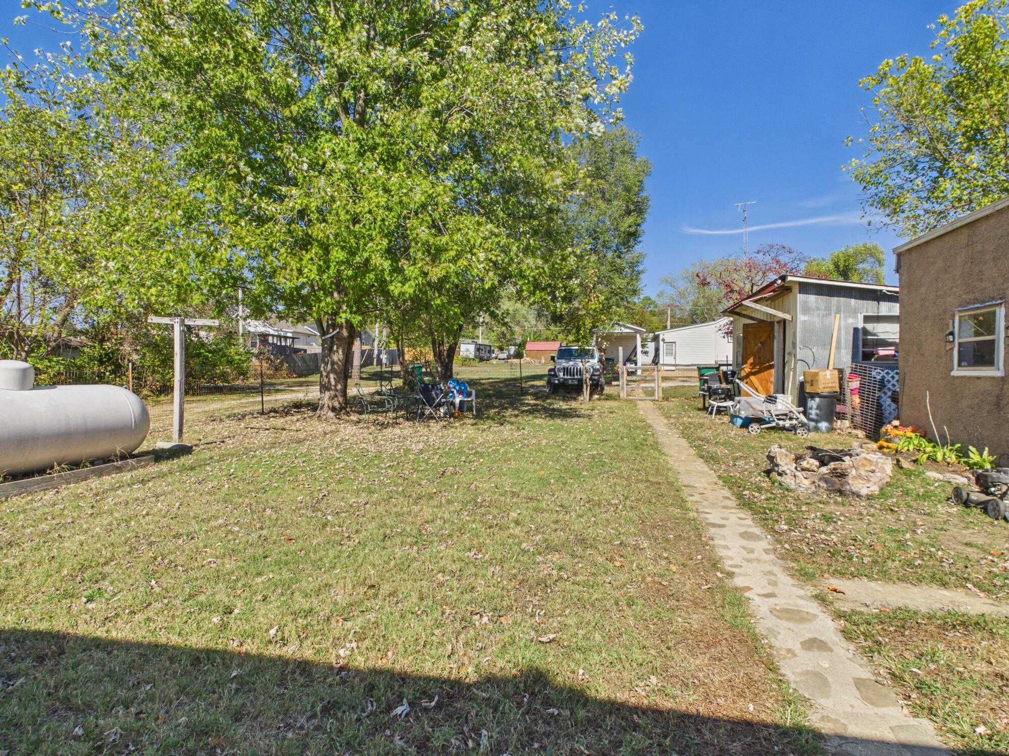 1102 Ozark Street Property Photo 12