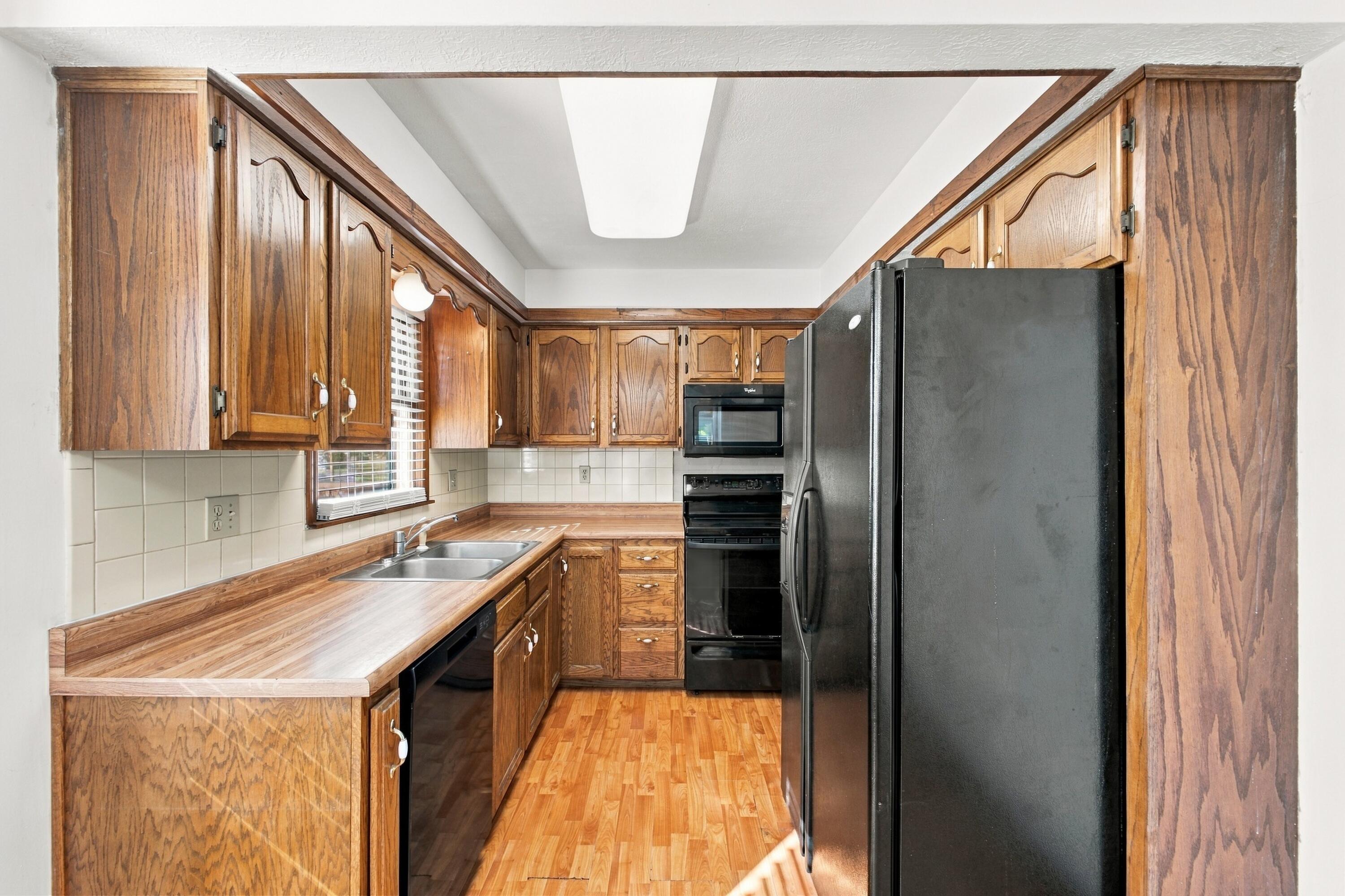 208 Glenn Street Property Photo 5