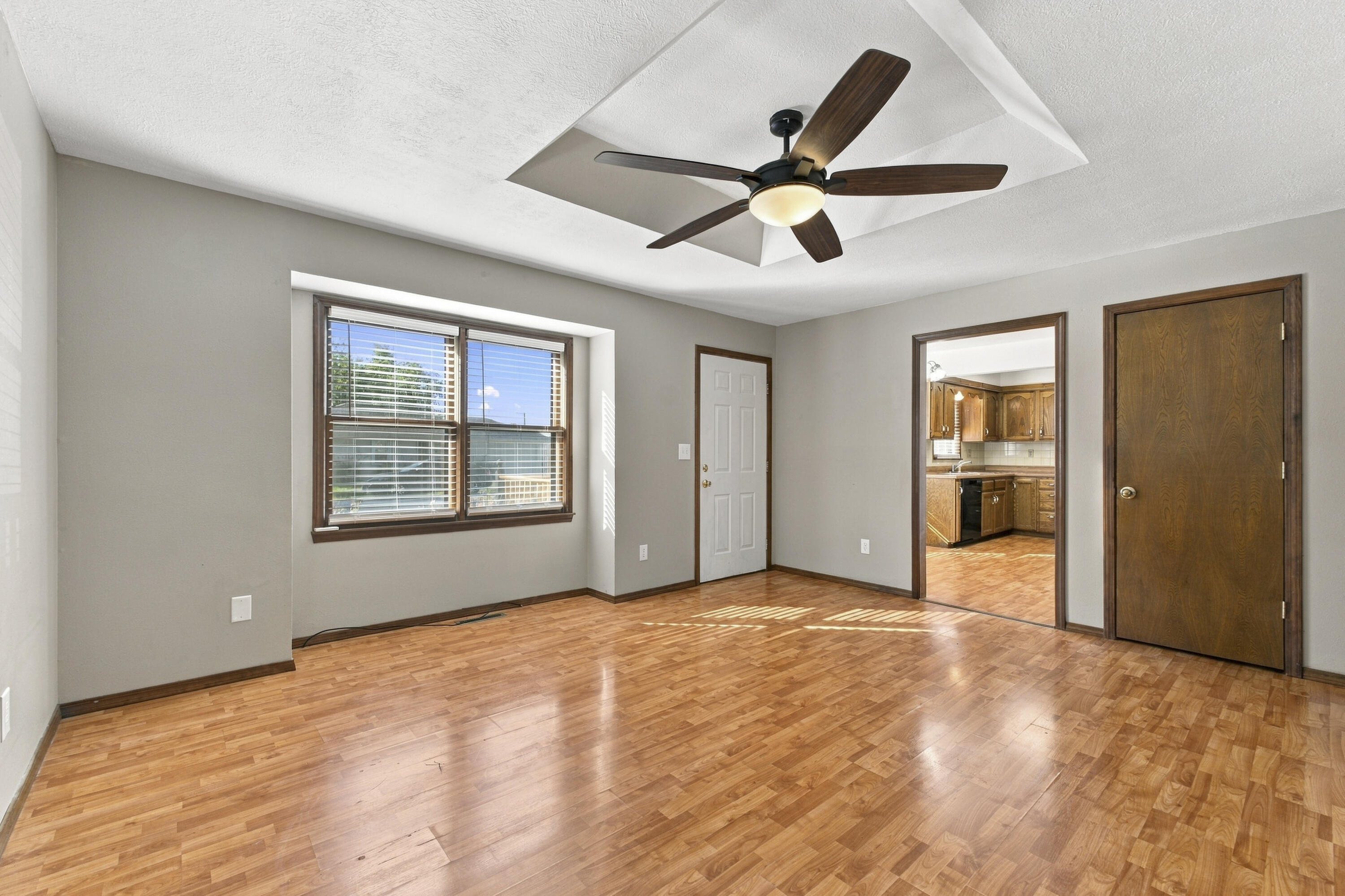 208 Glenn Street Property Photo 7