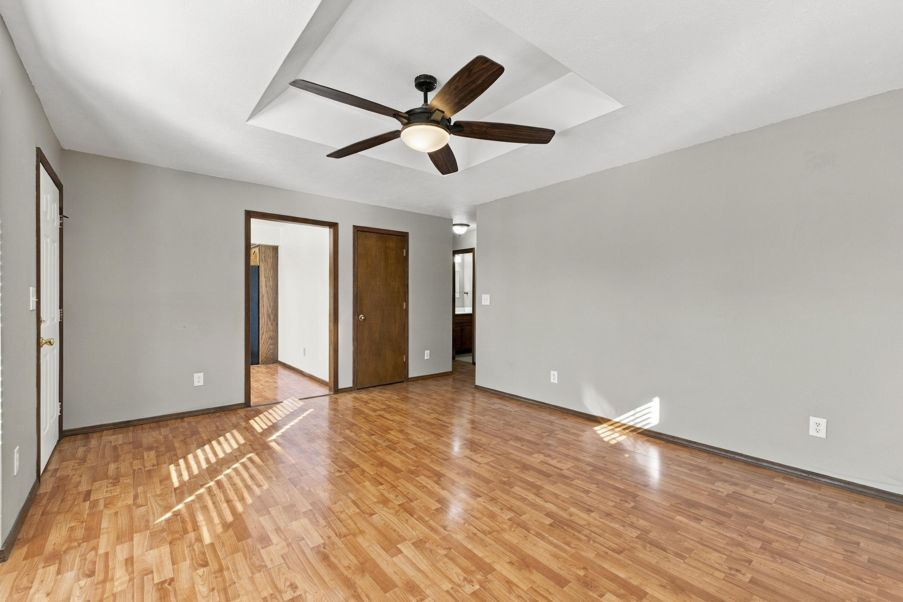 208 Glenn Street Property Photo 8