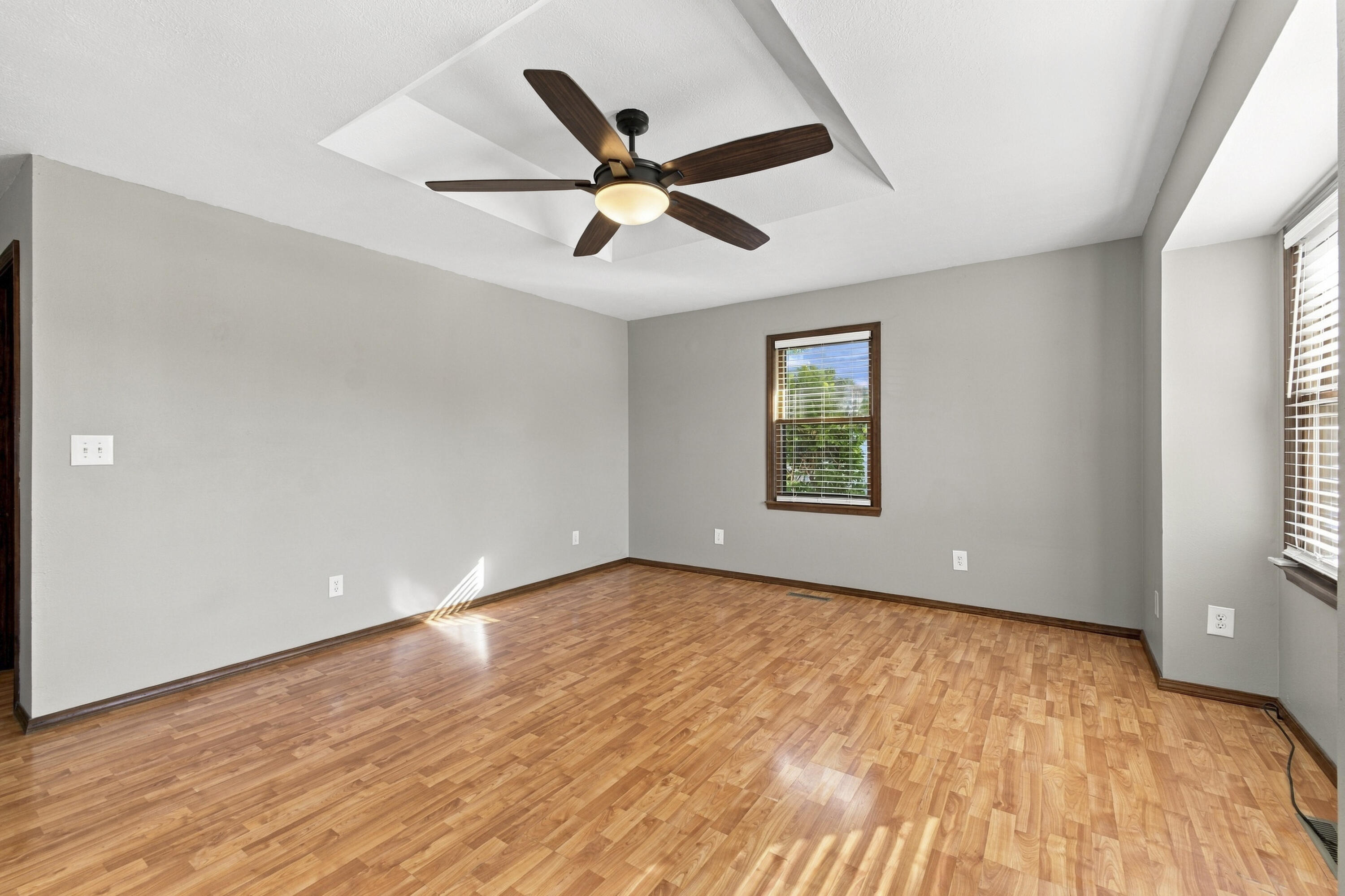 208 Glenn Street Property Photo 9