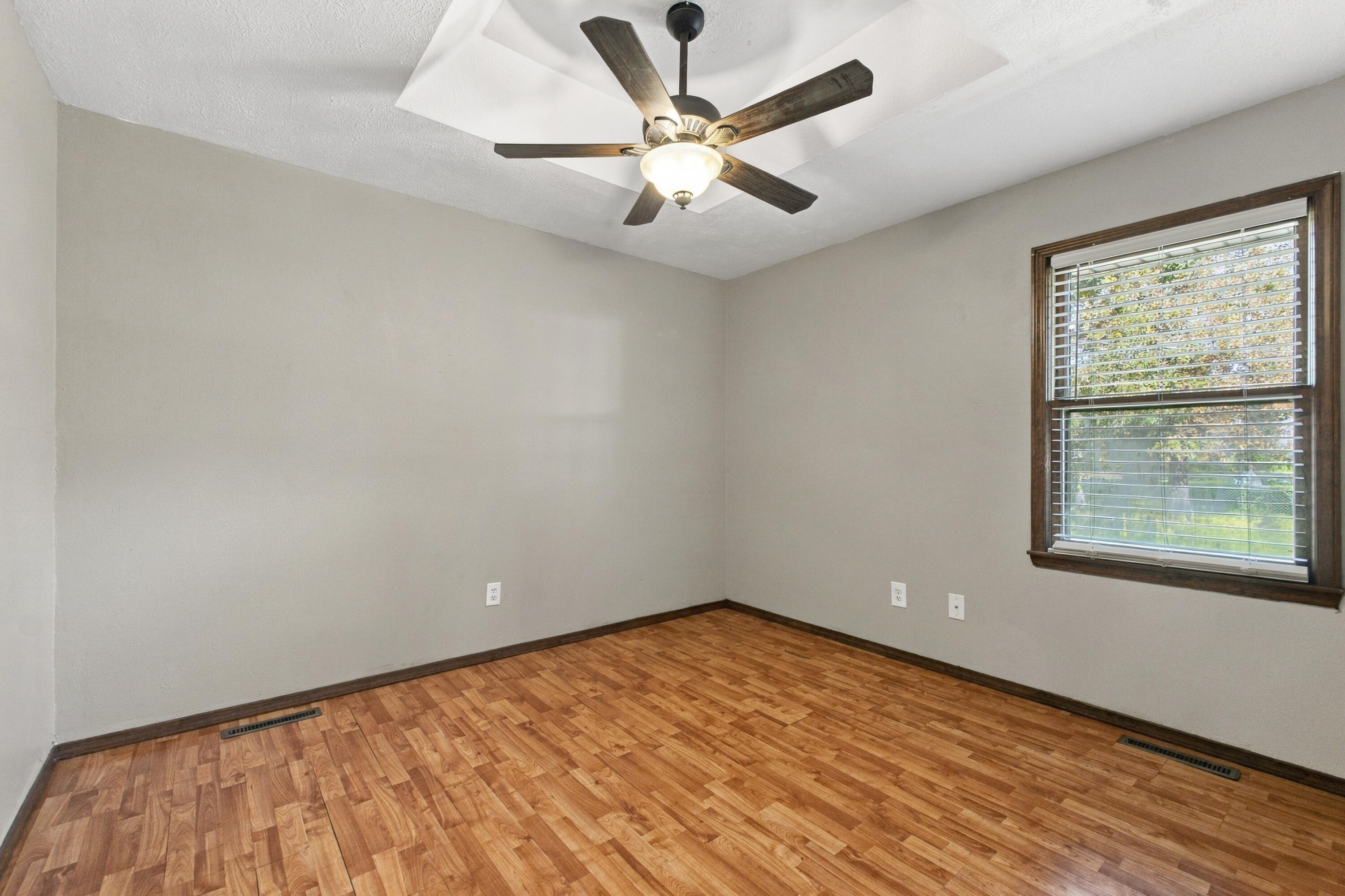 208 Glenn Street Property Photo 16
