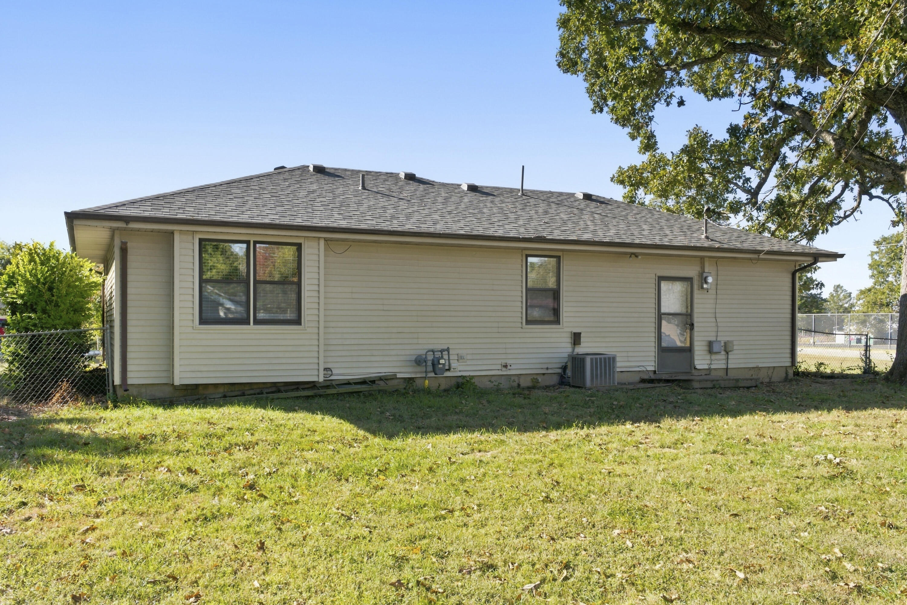 208 Glenn Street Property Photo 19