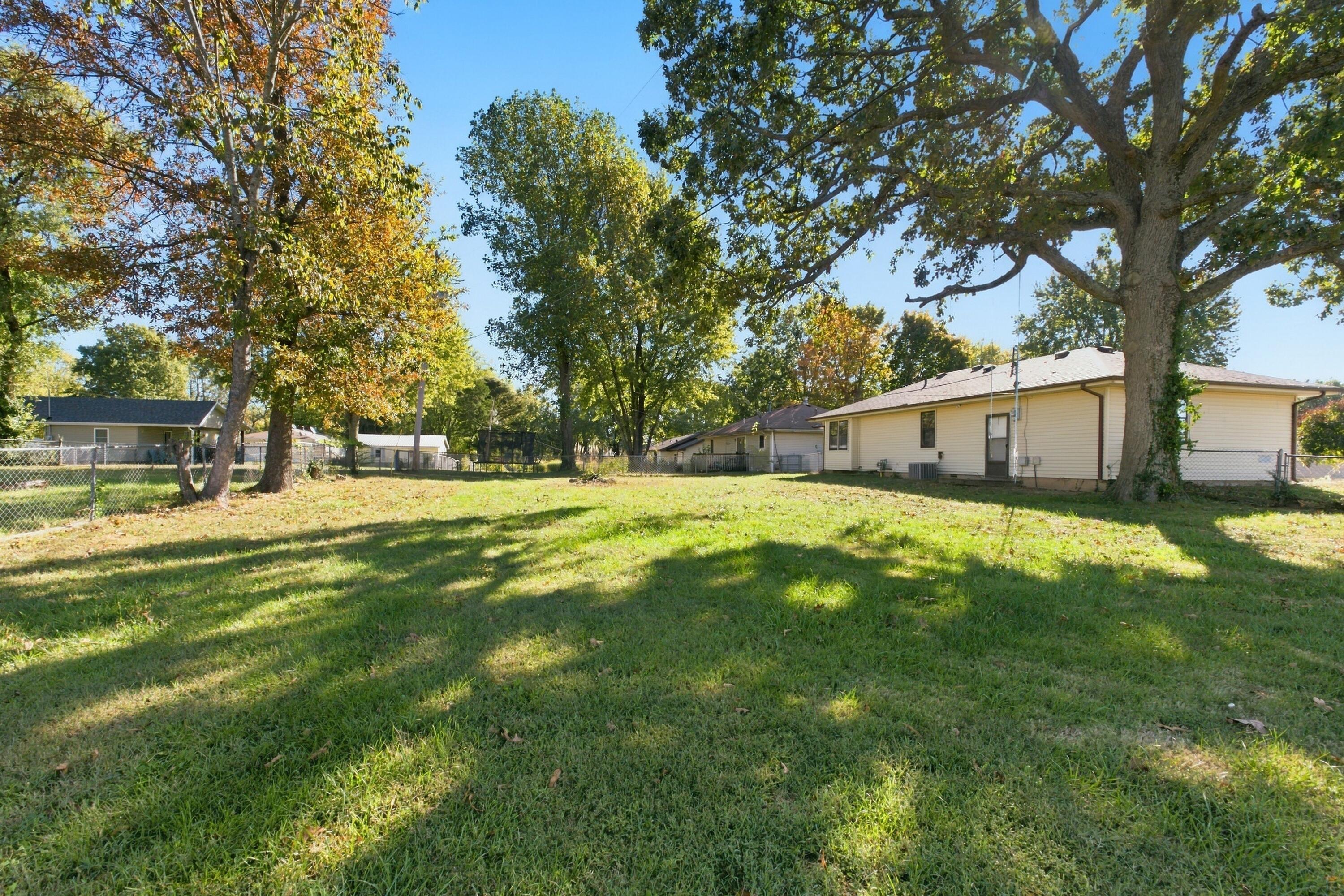208 Glenn Street Property Photo 22