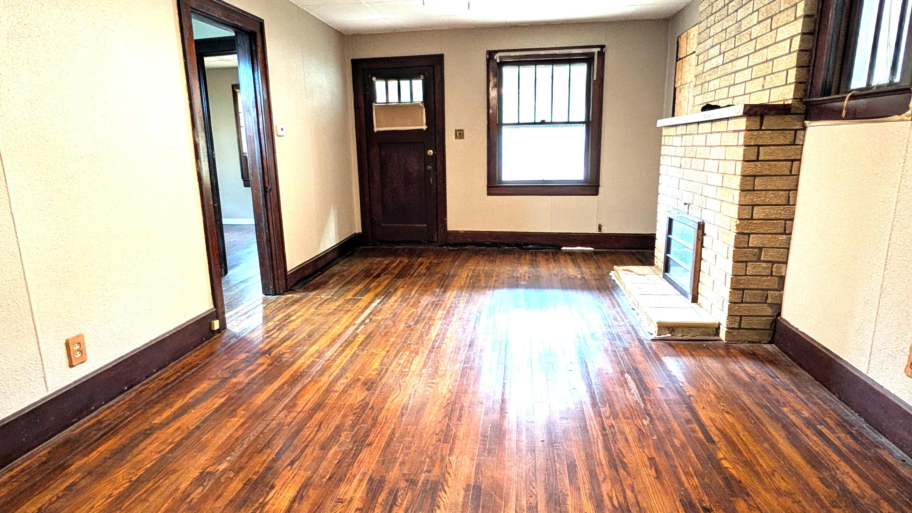 2837 North Grant Avenue Property Photo 3