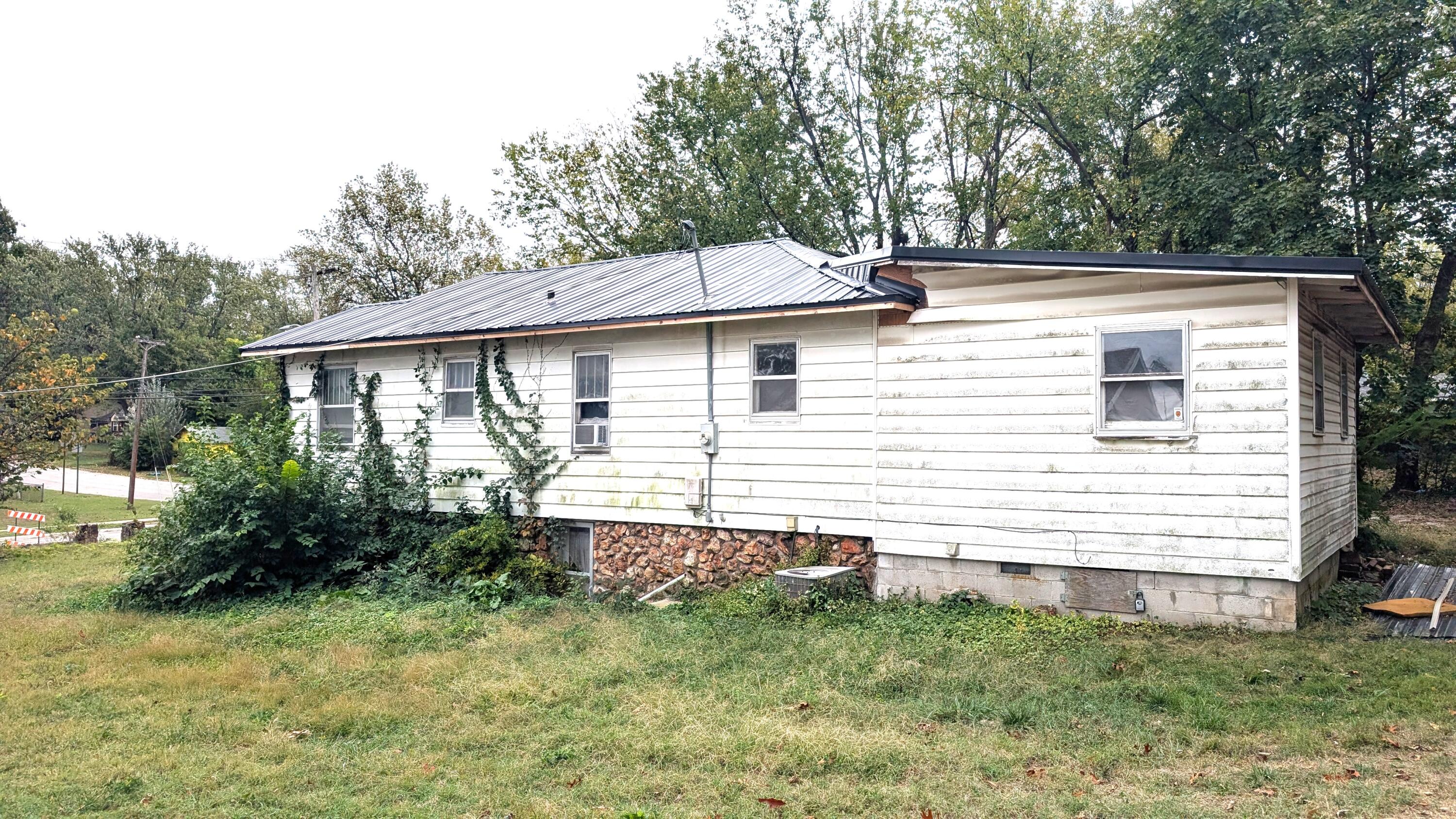 2837 North Grant Avenue Property Photo 9