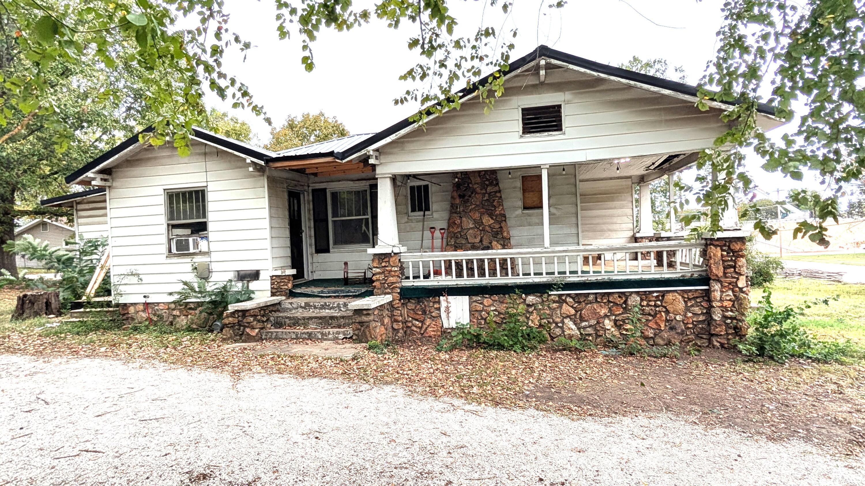 2837 North Grant Avenue Property Photo 11
