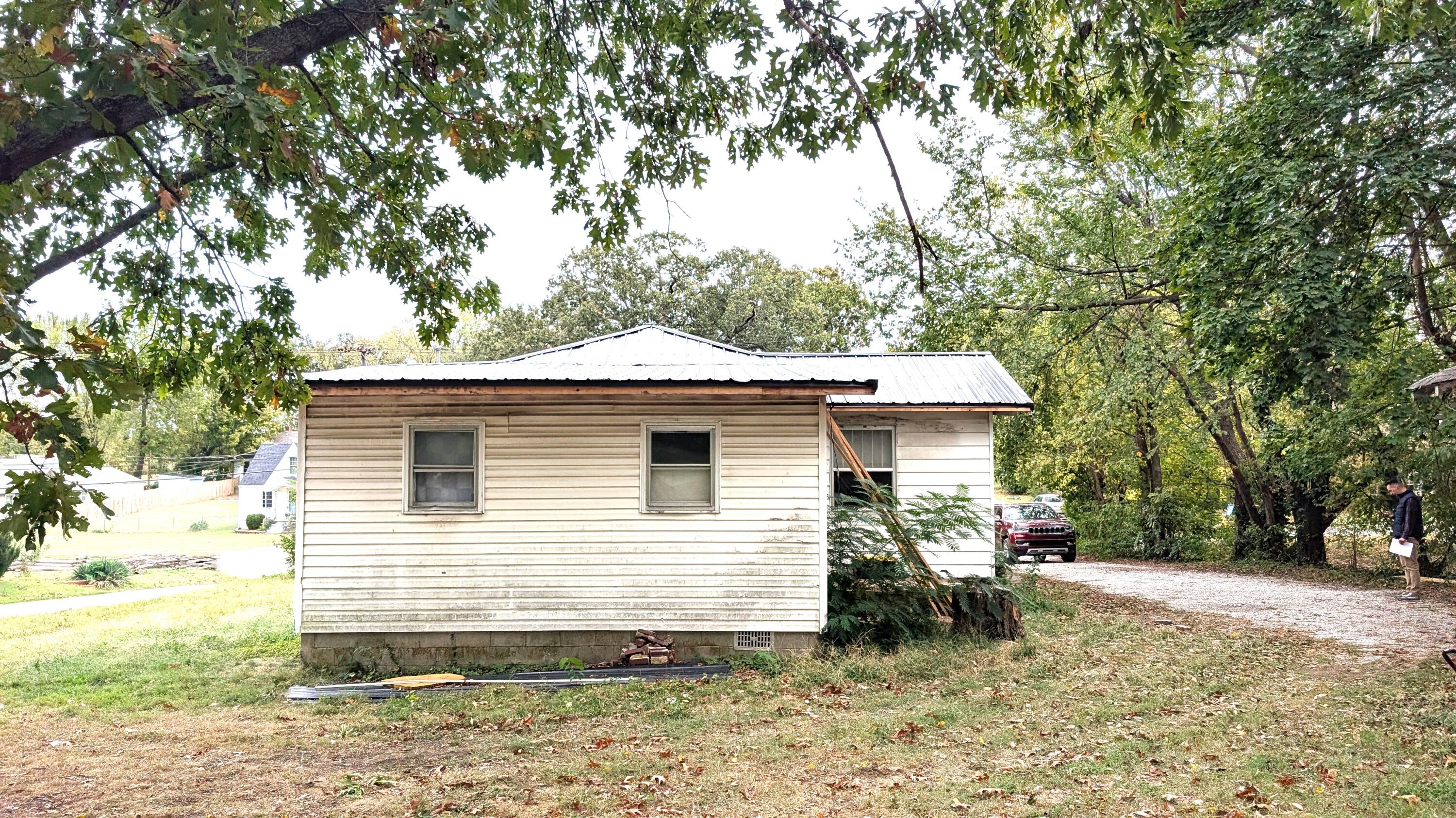 2837 North Grant Avenue Property Photo 13