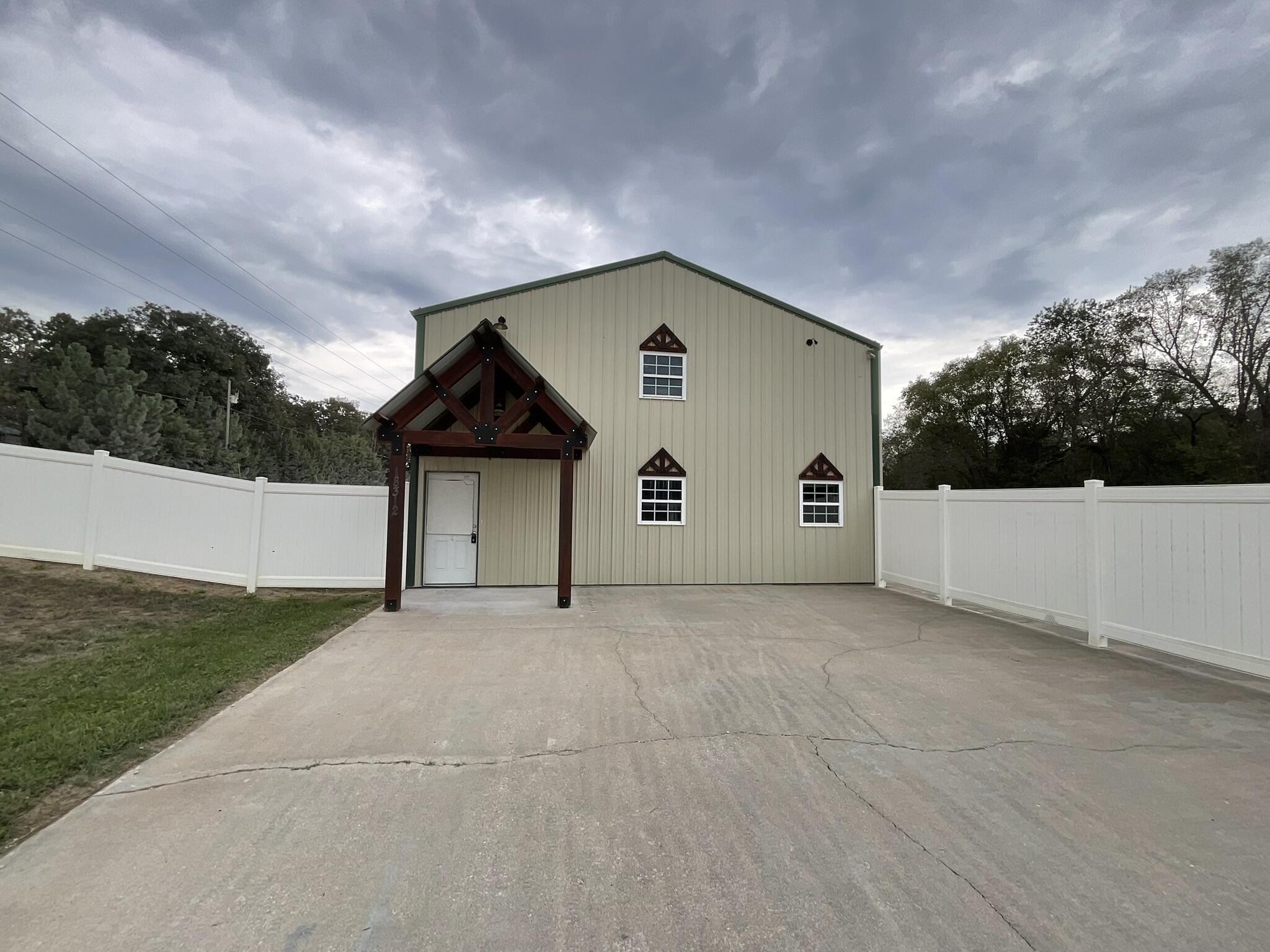 18312 East 752nd Road Property Photo 1