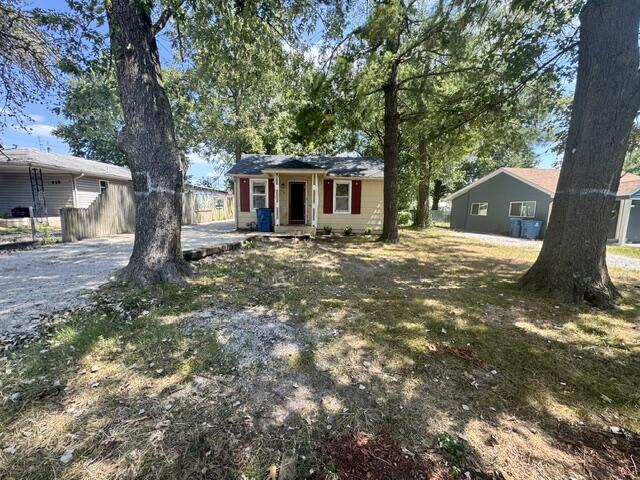 912 North Brown Avenue Property Photo 1
