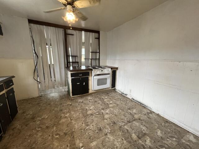 912 North Brown Avenue Property Photo 8