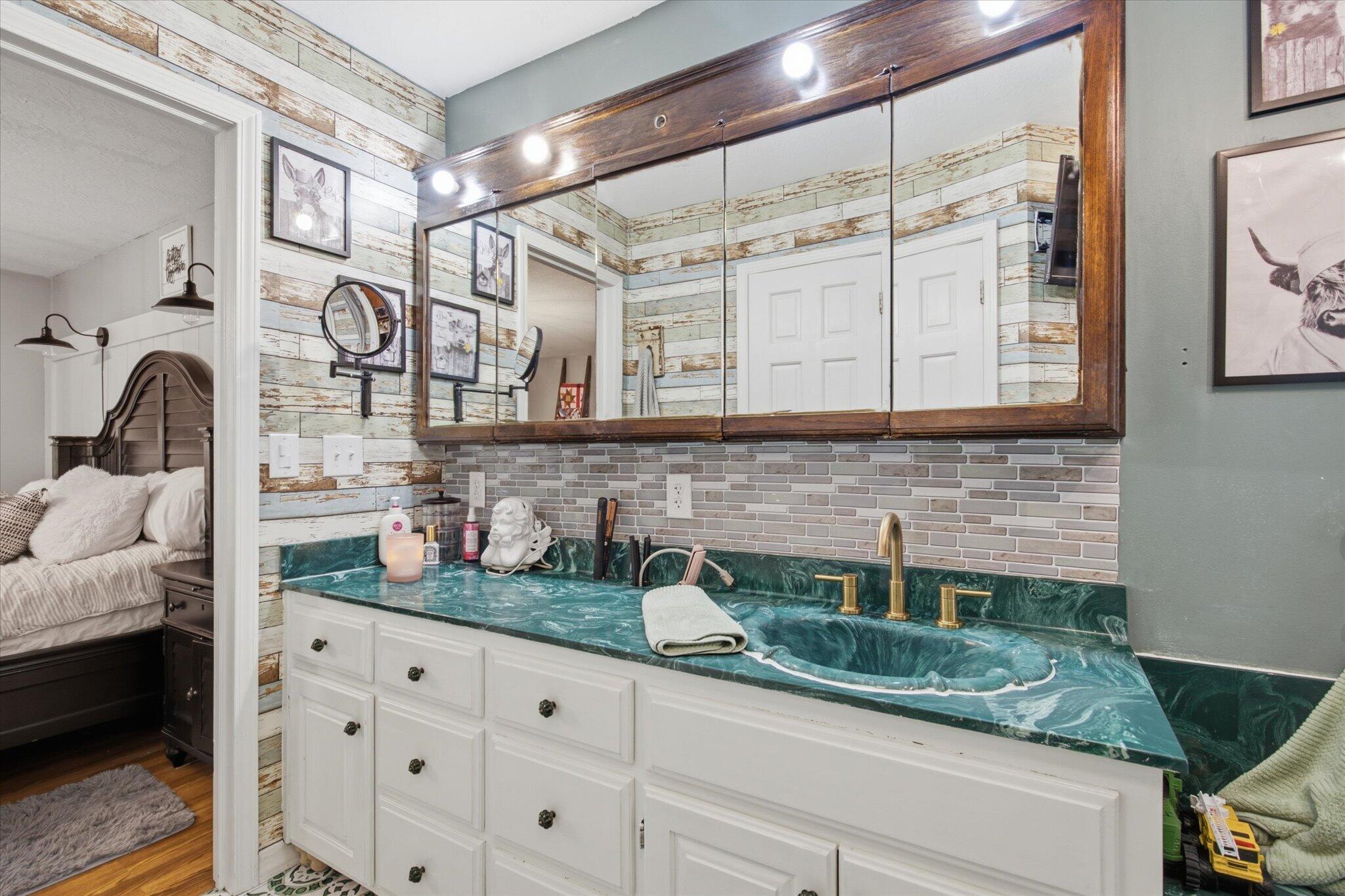 320 Leawood Drive Property Photo 30