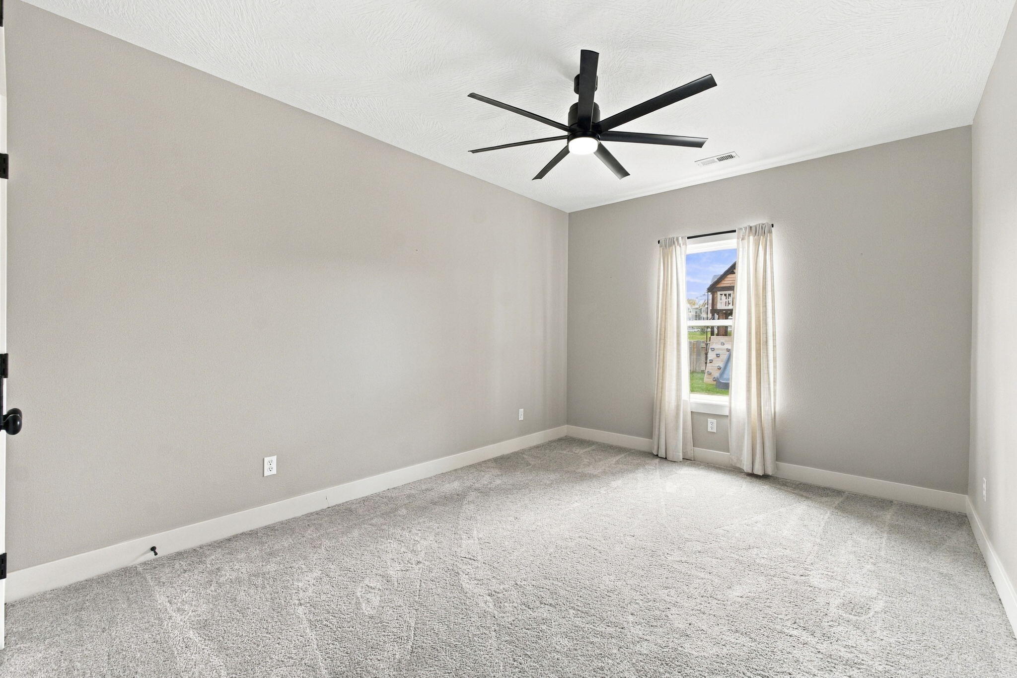 715 North Fox Hill Circle Property Photo 23