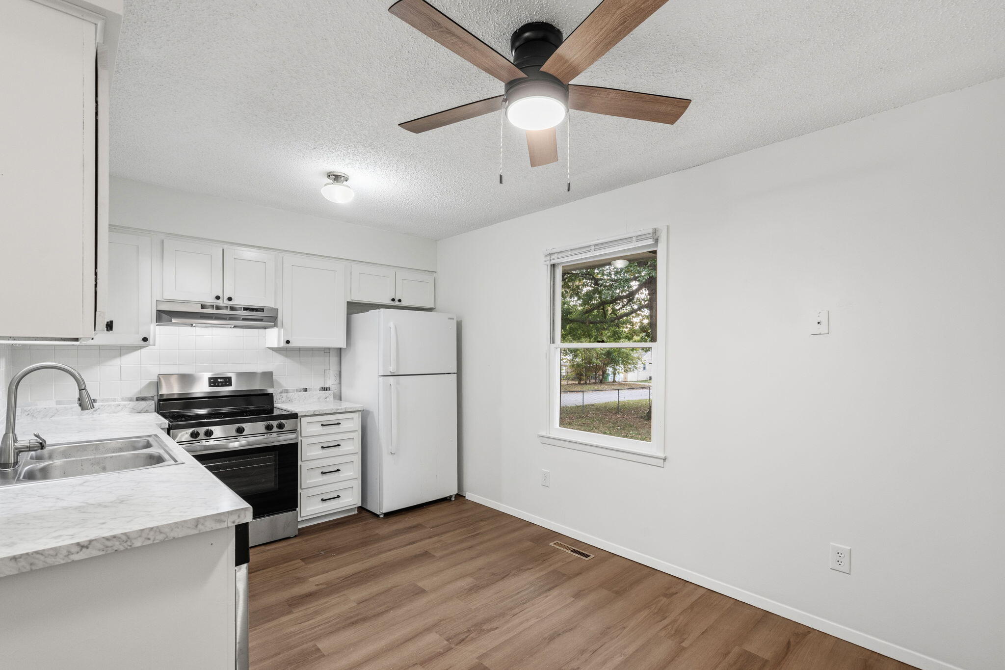 502 West Loren Street Property Photo 7