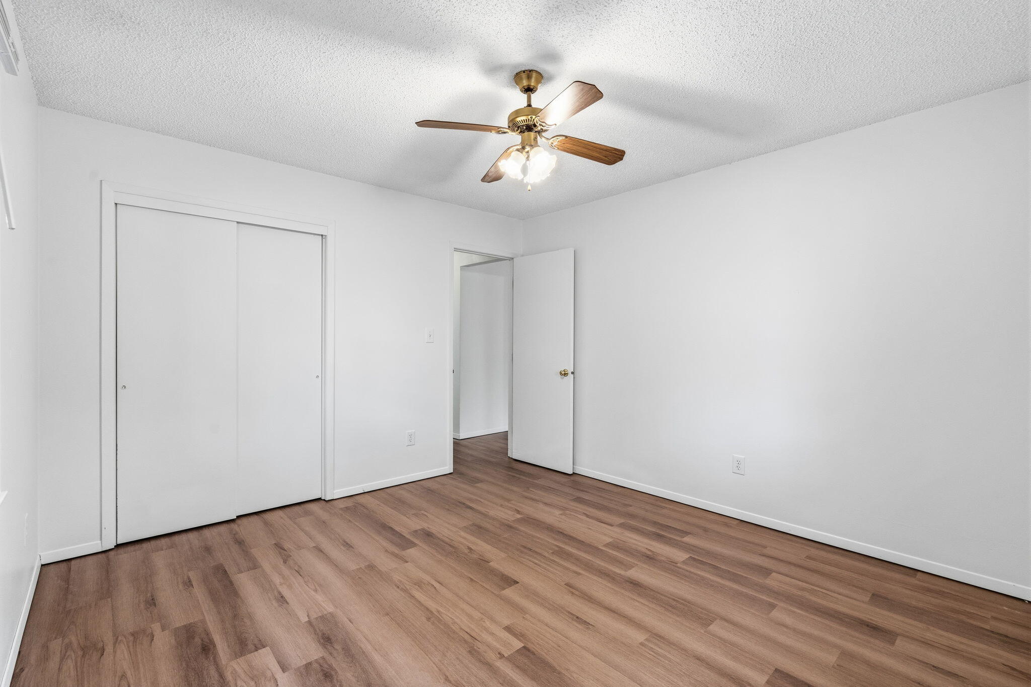 502 West Loren Street Property Photo 14