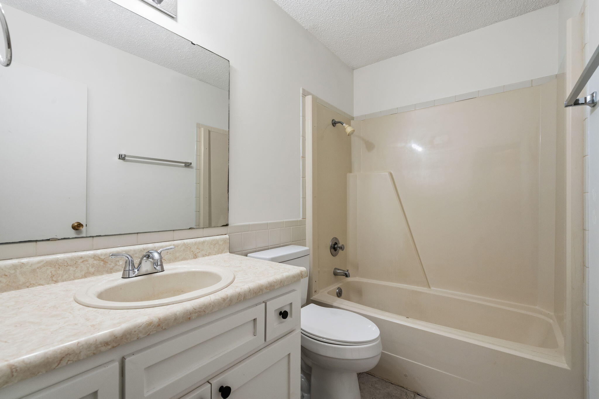 502 West Loren Street Property Photo 15