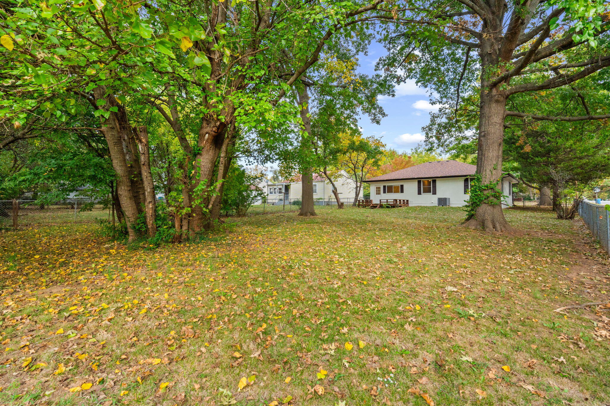 502 West Loren Street Property Photo 23