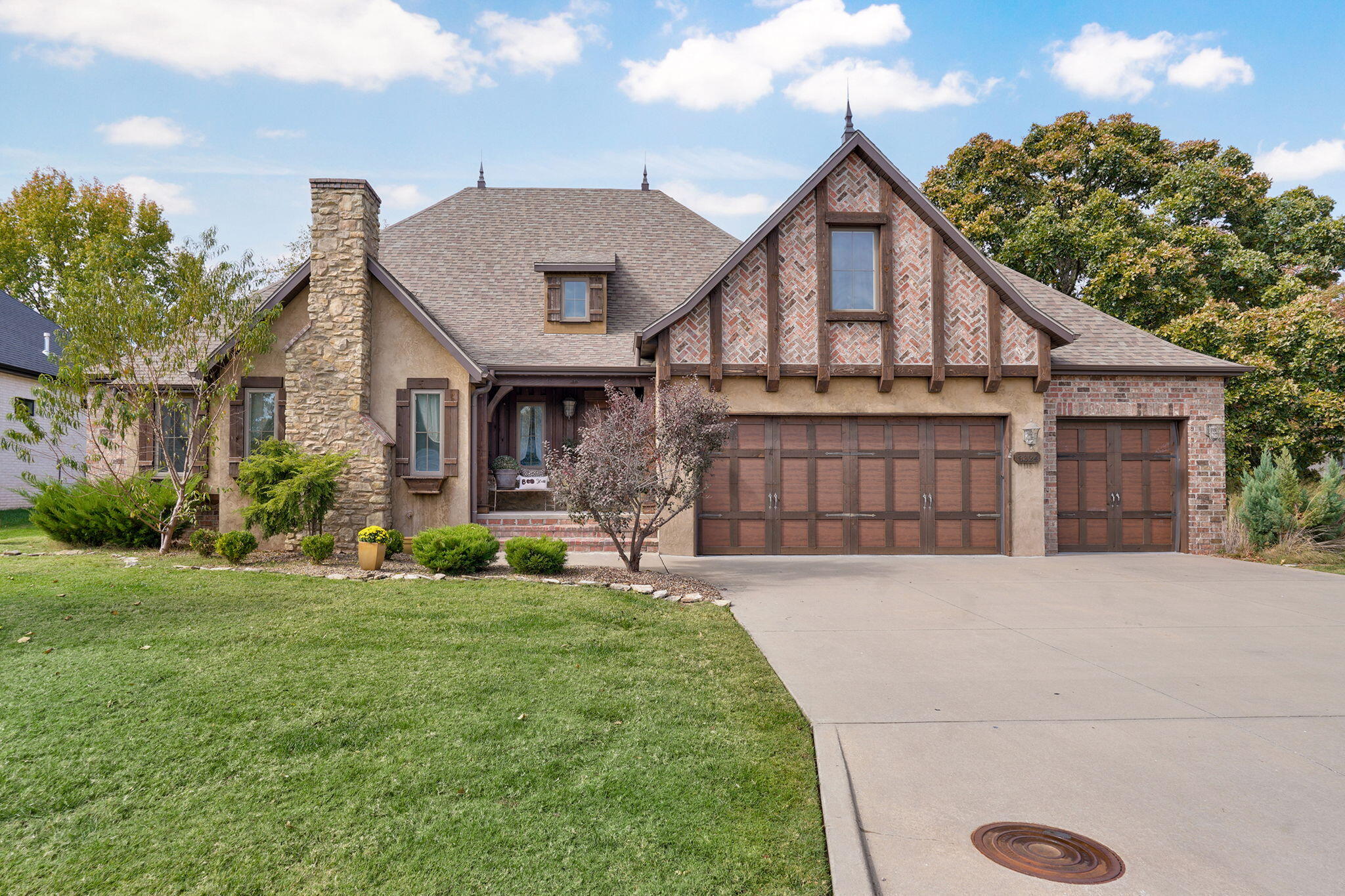 8324 Rolling Hills Drive Property Photo 1