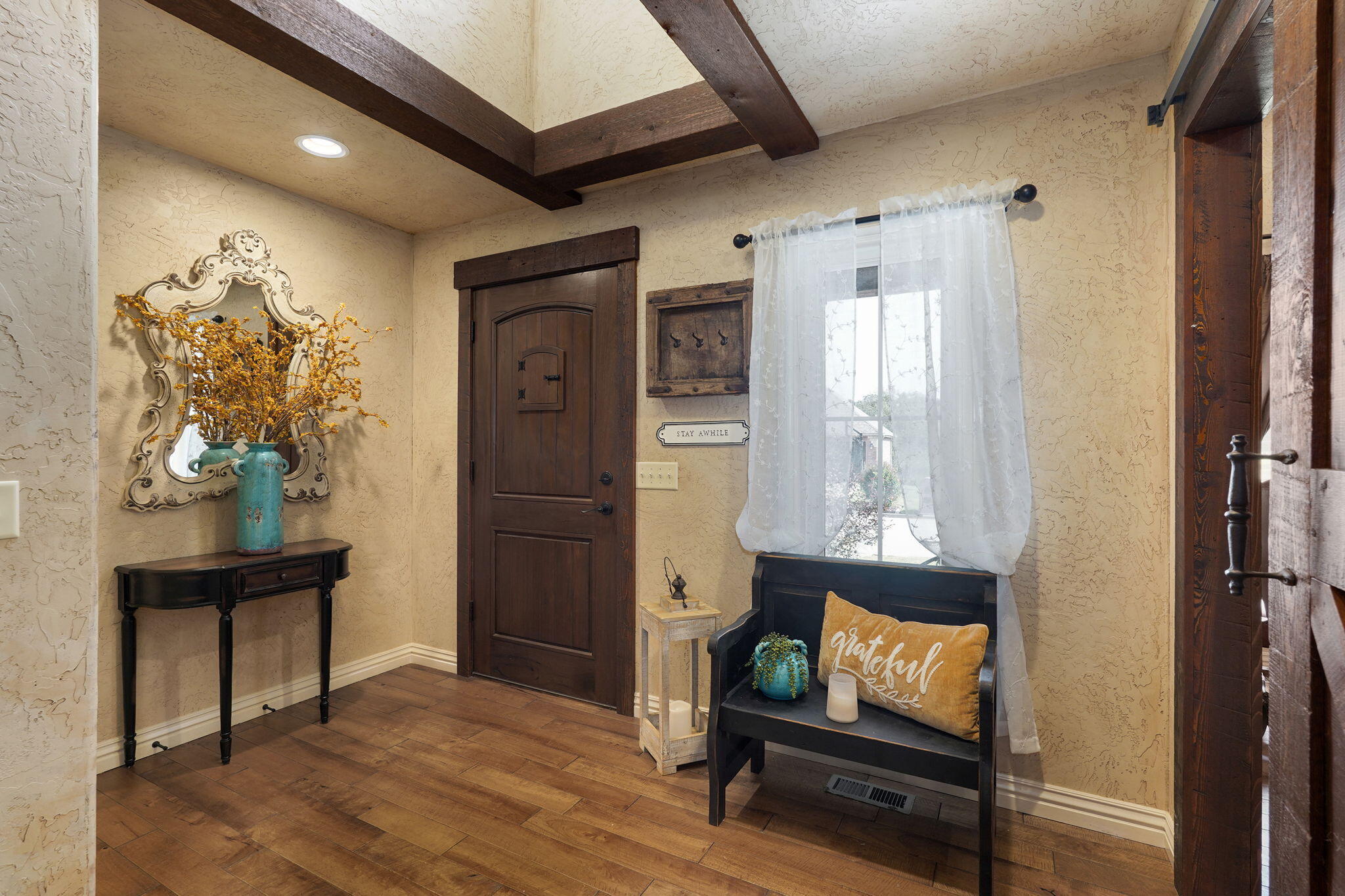 8324 Rolling Hills Drive Property Photo 7
