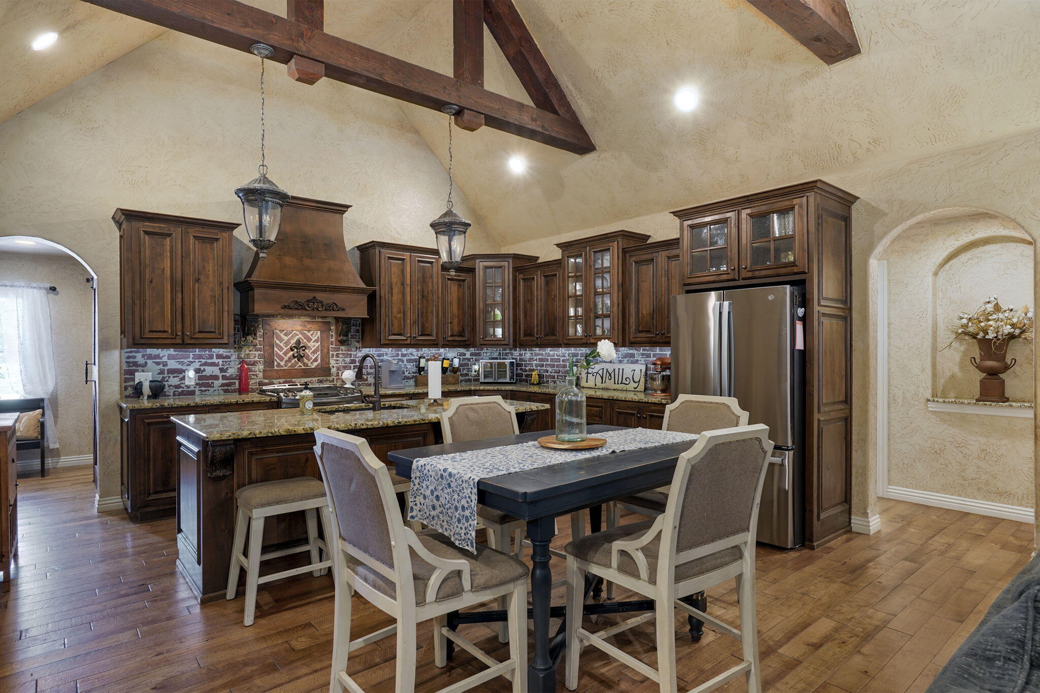 8324 Rolling Hills Drive Property Photo 12