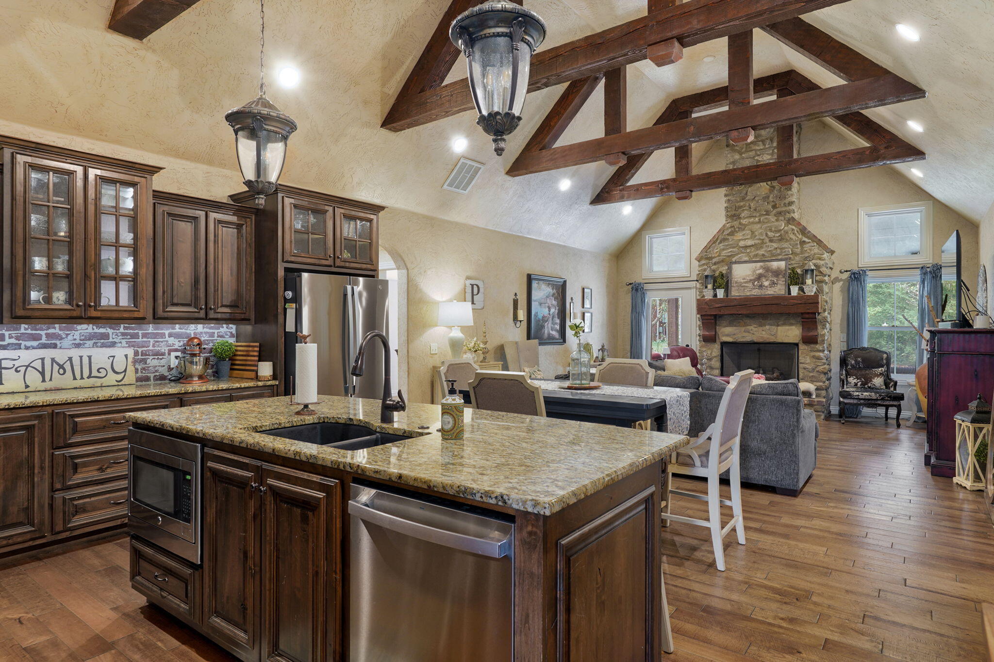 8324 Rolling Hills Drive Property Photo 14