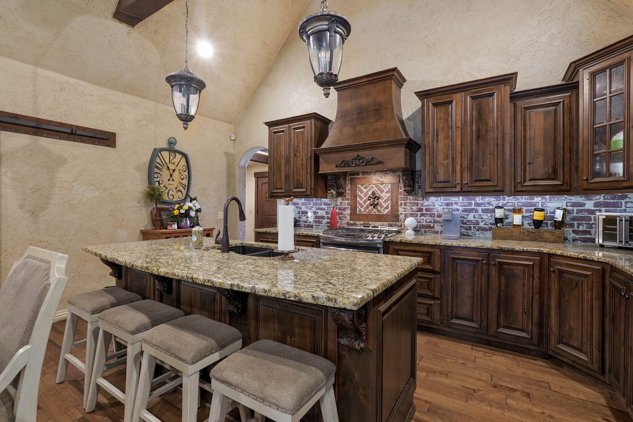 8324 Rolling Hills Drive Property Photo 15