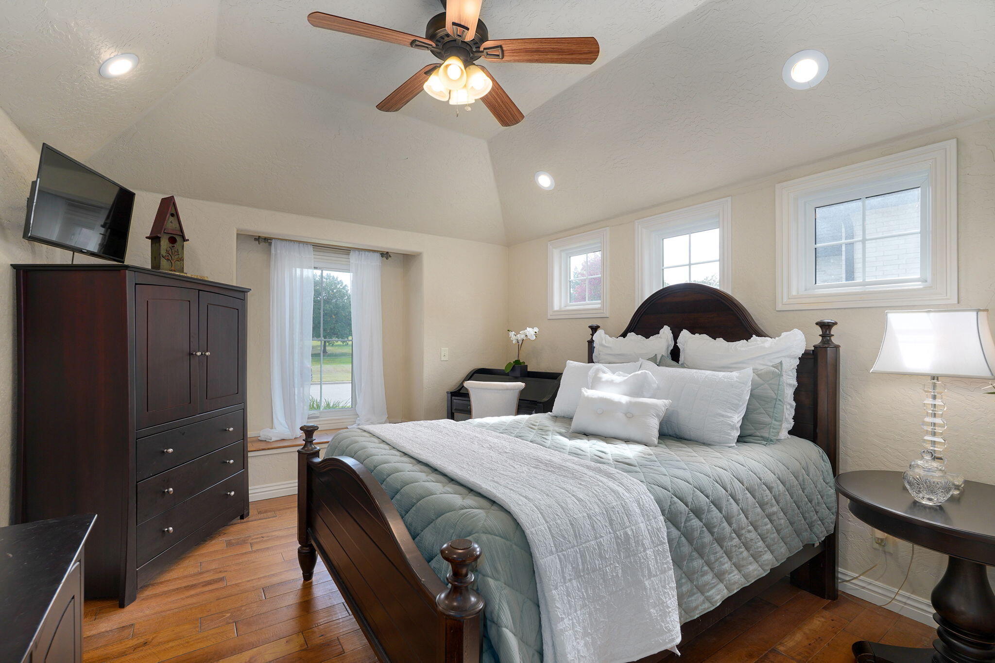 8324 Rolling Hills Drive Property Photo 28