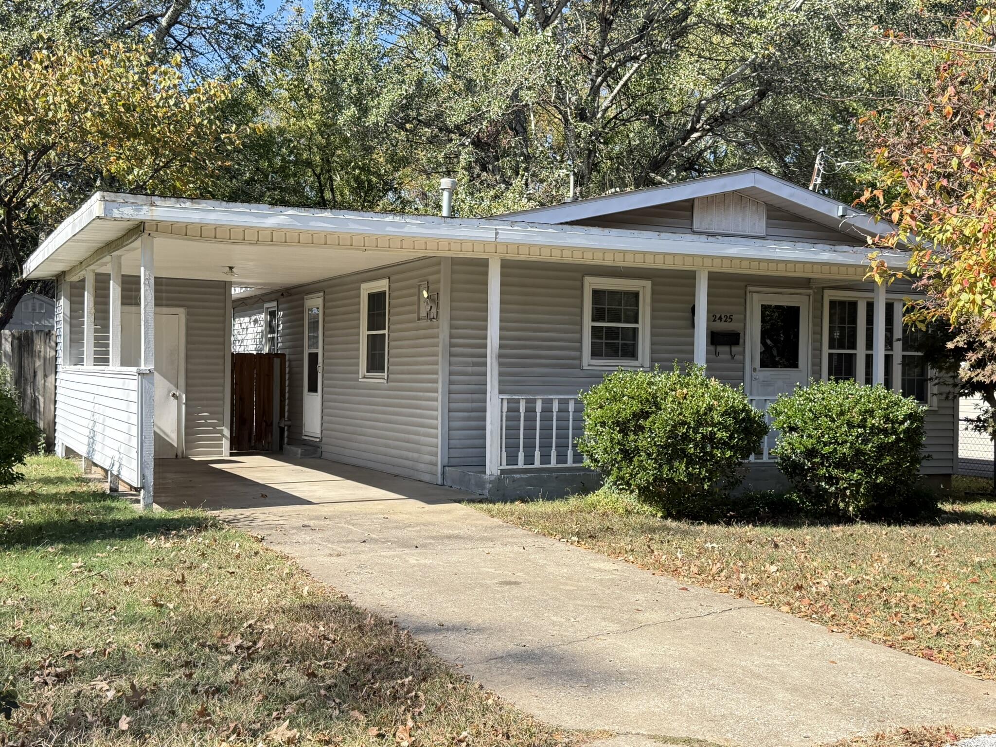 2425 North Rogers Avenue Property Photo 1