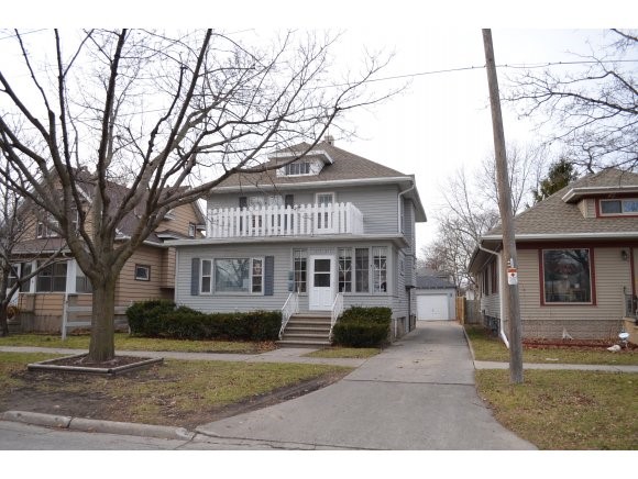 825 N Maple Property Photo 1