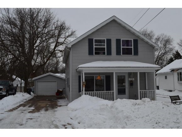 715 Oak Property Photo 1