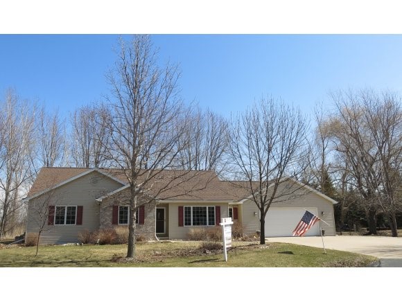 N7856 Niagara Ct Property Photo 1