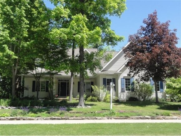 2208 Peters Rd Property Photo 1