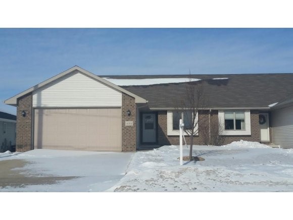422 W Elm Dr Property Photo 1