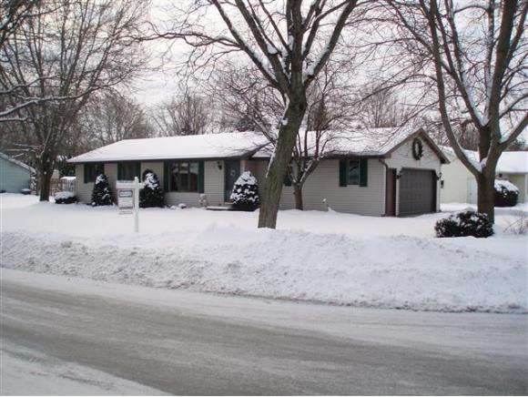 3033 Summer Pl Property Photo 1