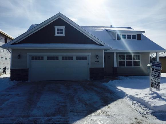 609 Pebblestone Cr Property Photo 1