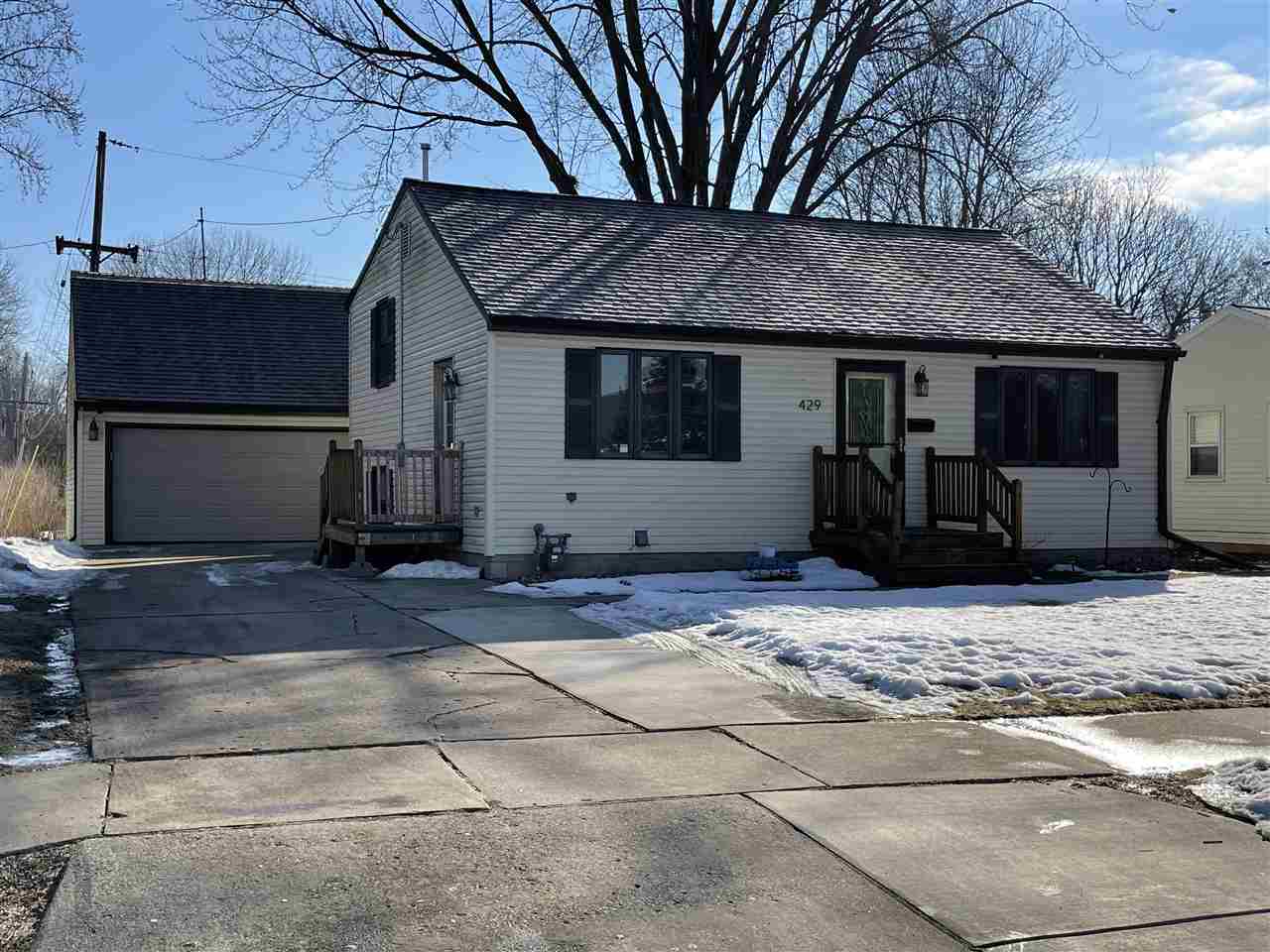 429 Suburban Drive Property Photo 1