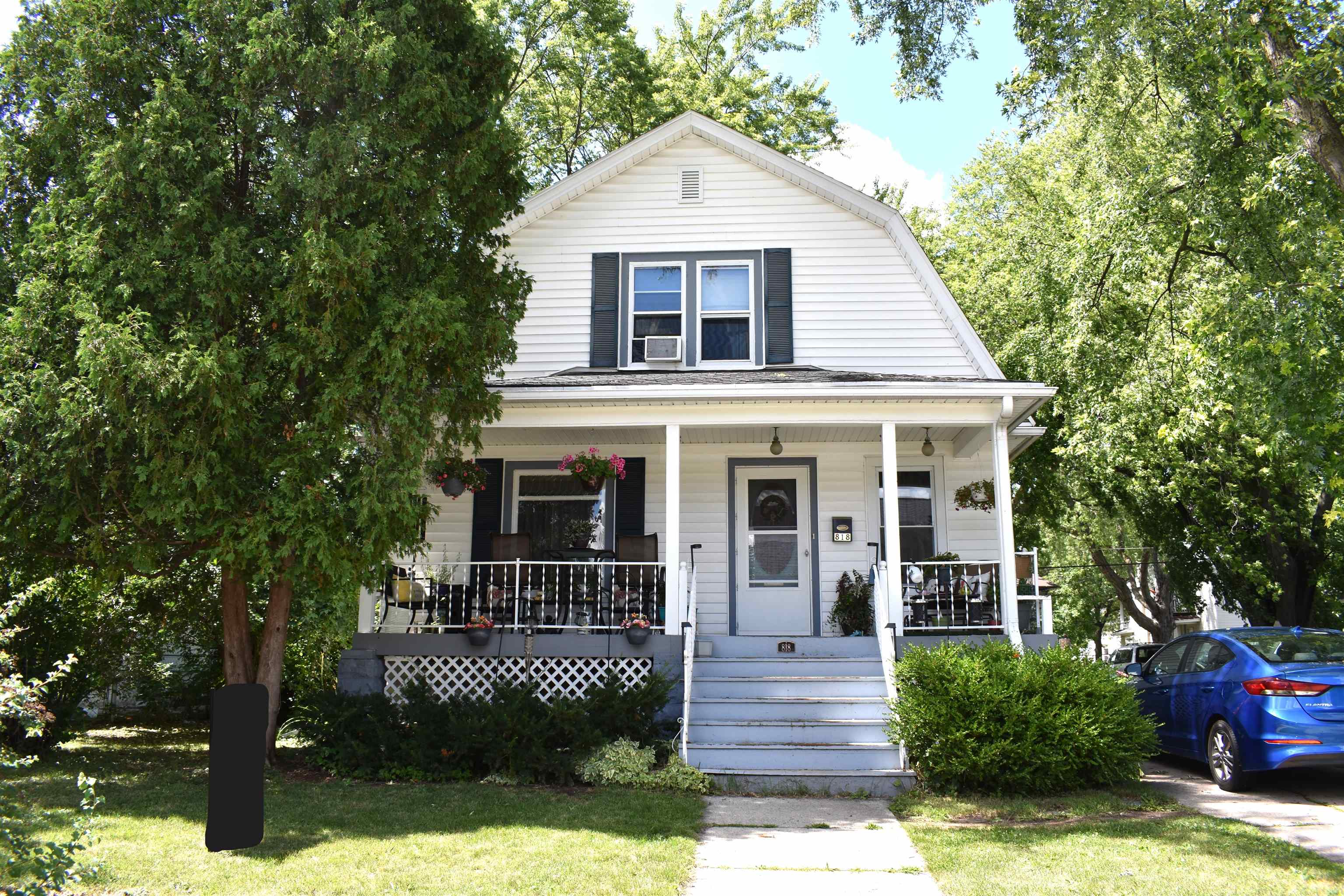 818 S Maple Avenue Property Photo 1