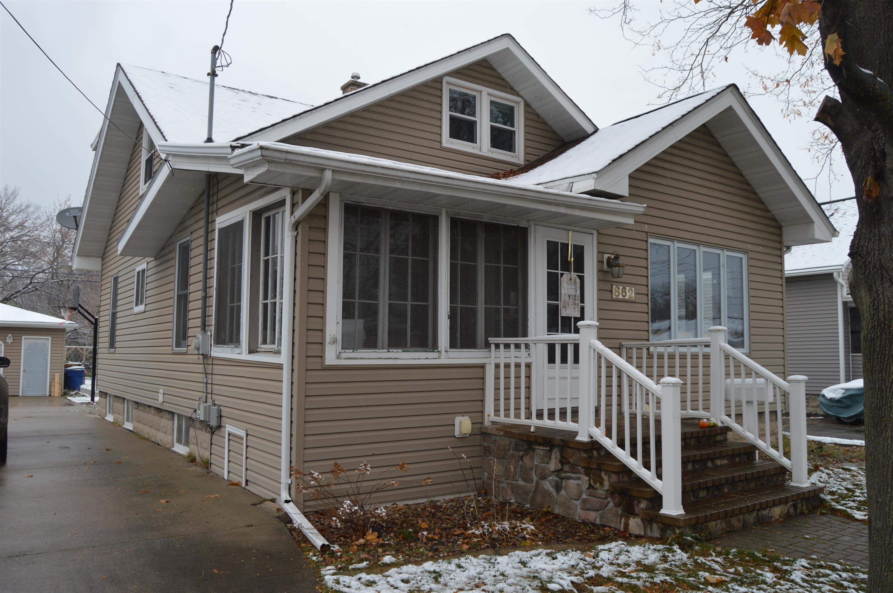 862 3rd Street Property Photo 1
