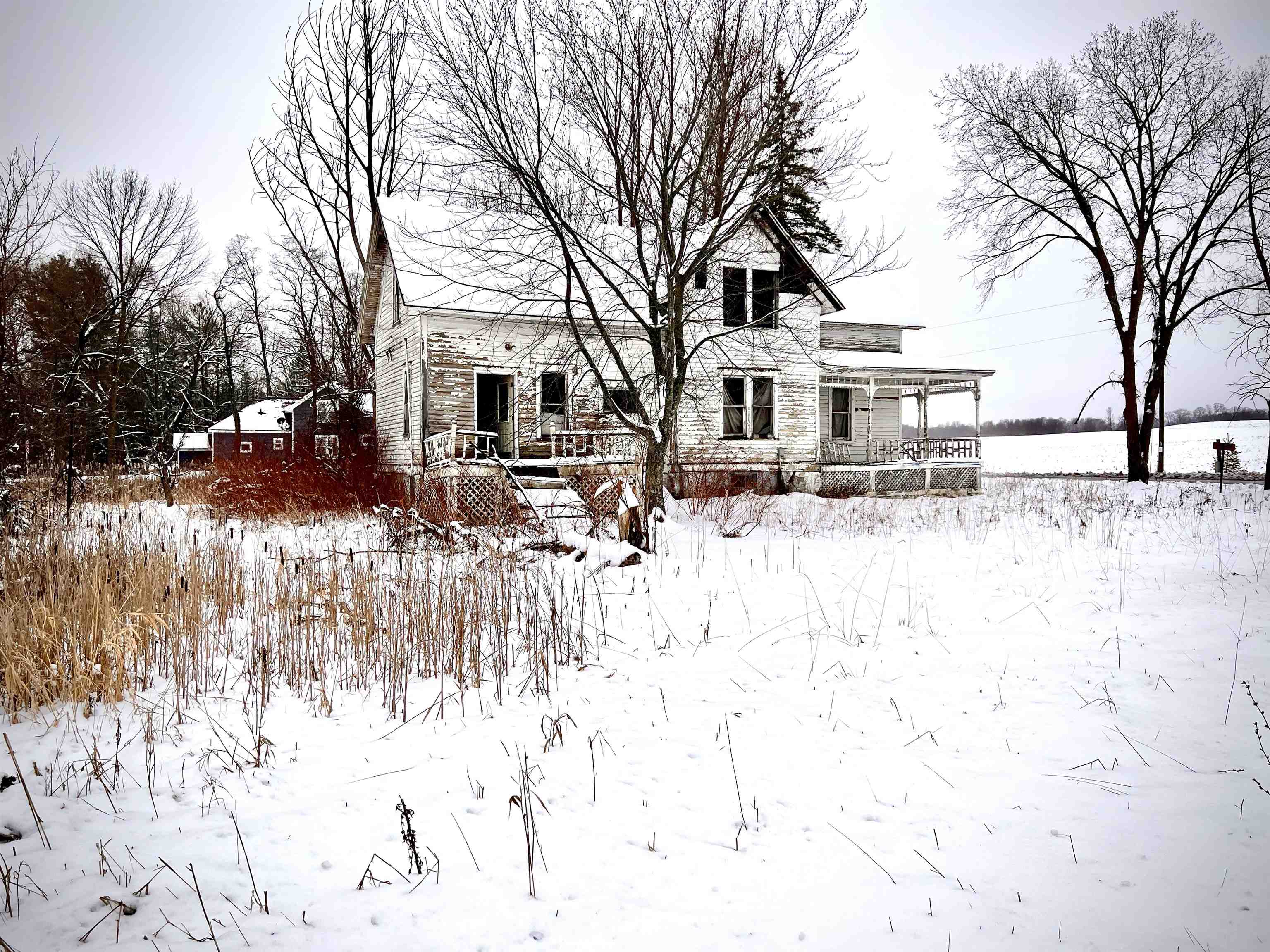 9090 County Road G Property Photo 1