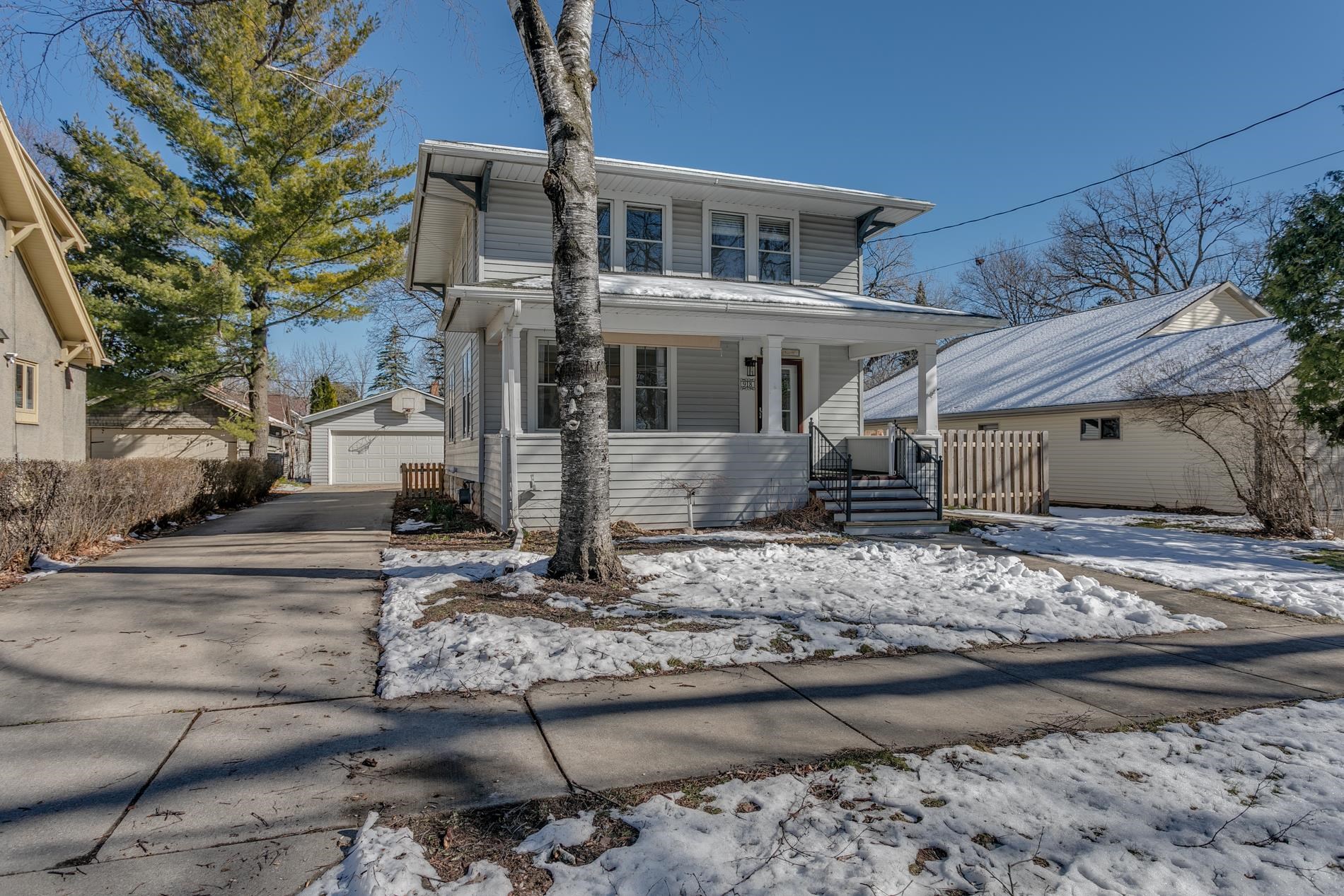 918 E Hancock Street Property Photo 1