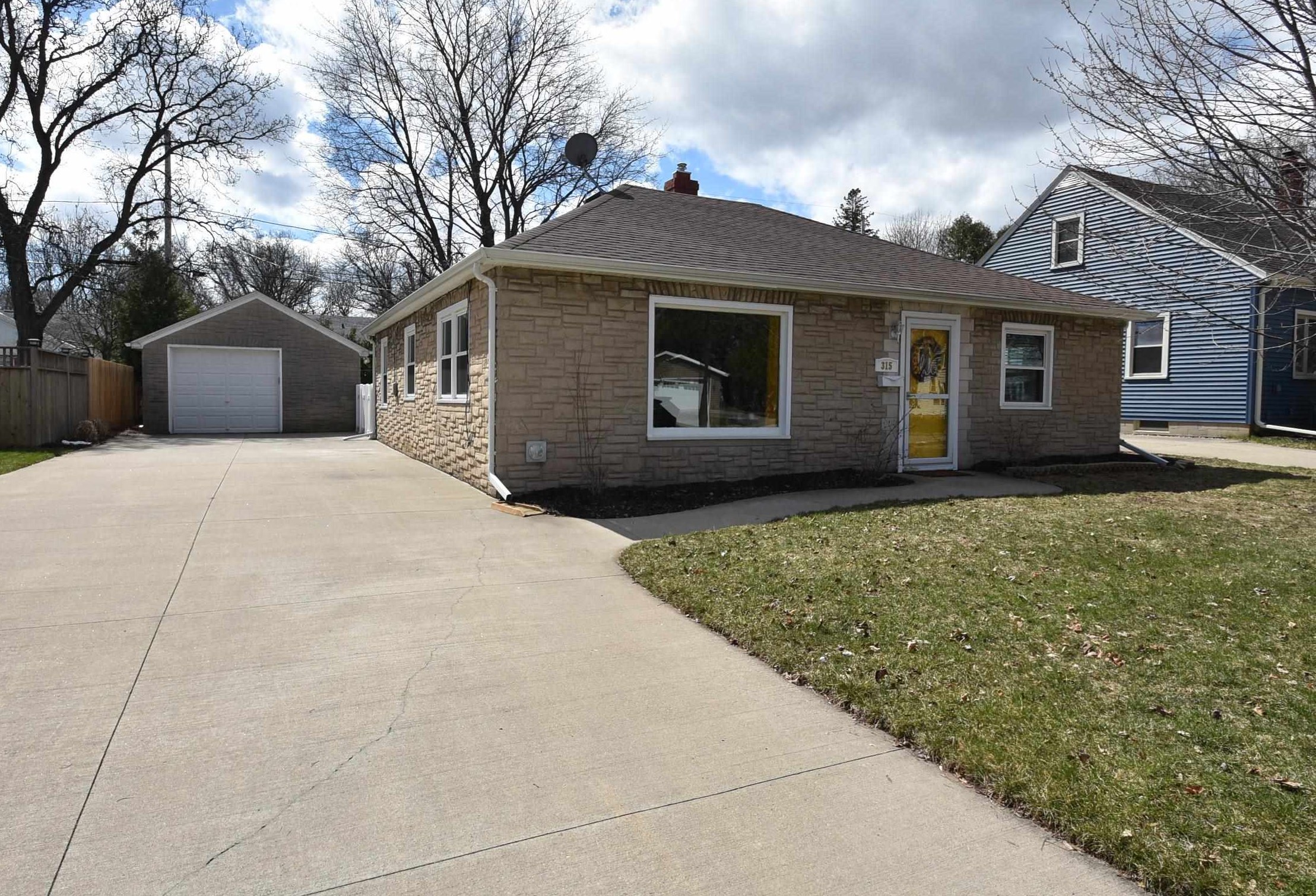 315 E Frances Street Property Photo 1