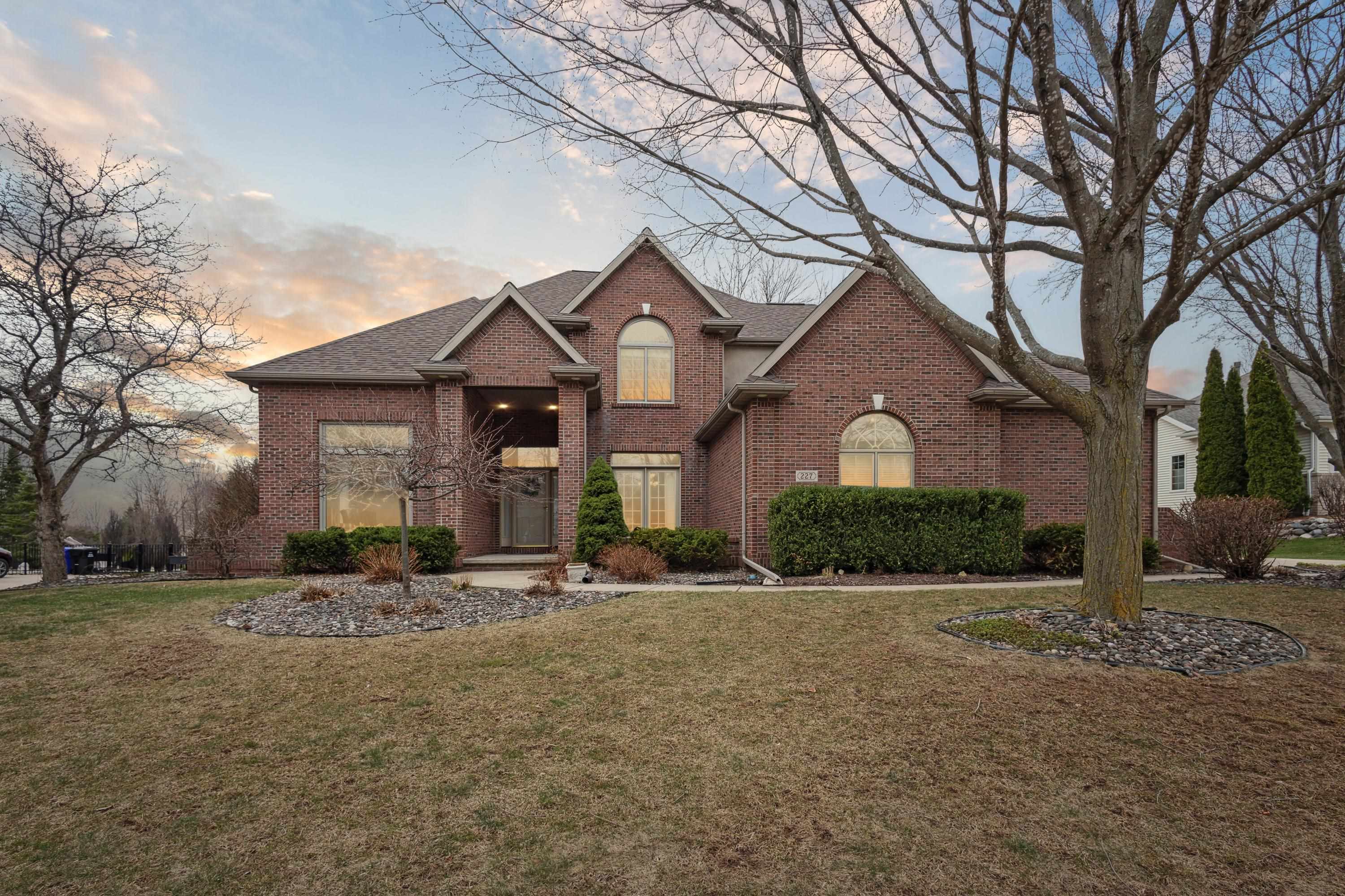 227 E Morning Glory Drive Property Photo 1