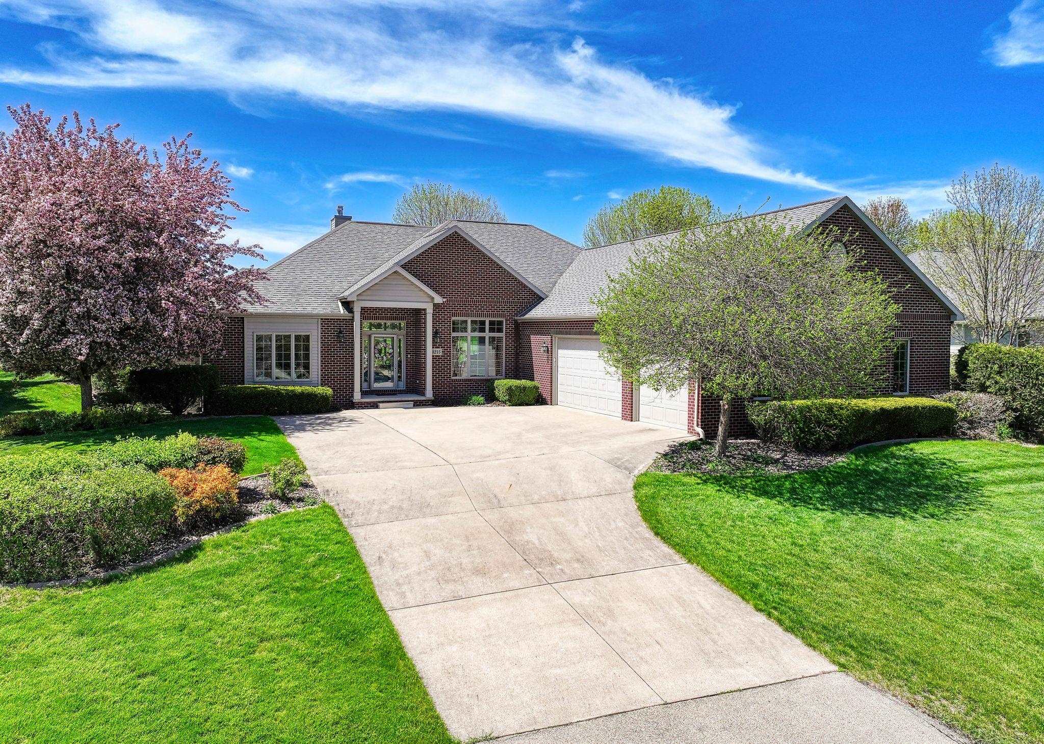 8215 Golf Course Drive Property Photo 1
