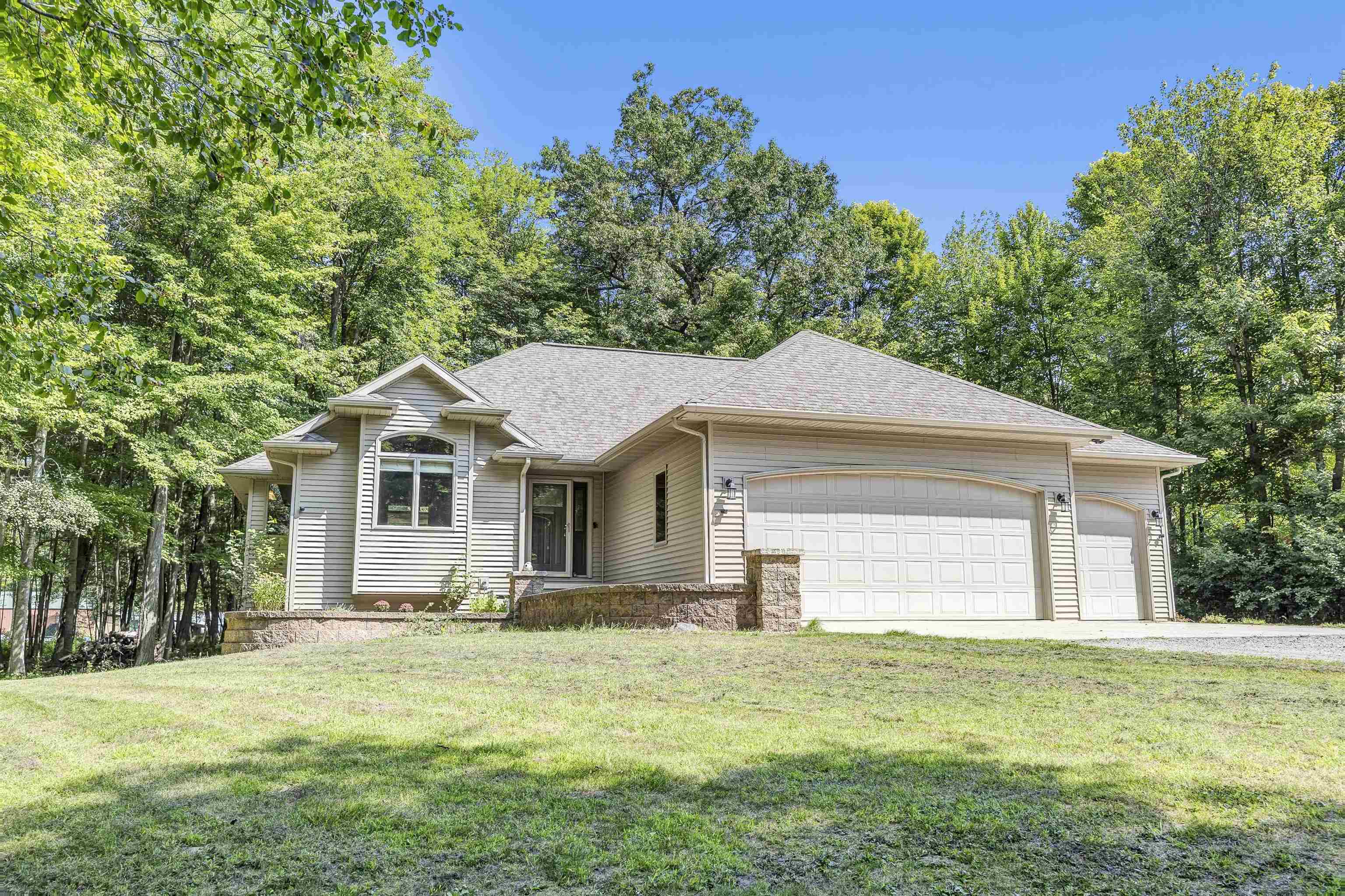 5574 County Road N Property Photo 1