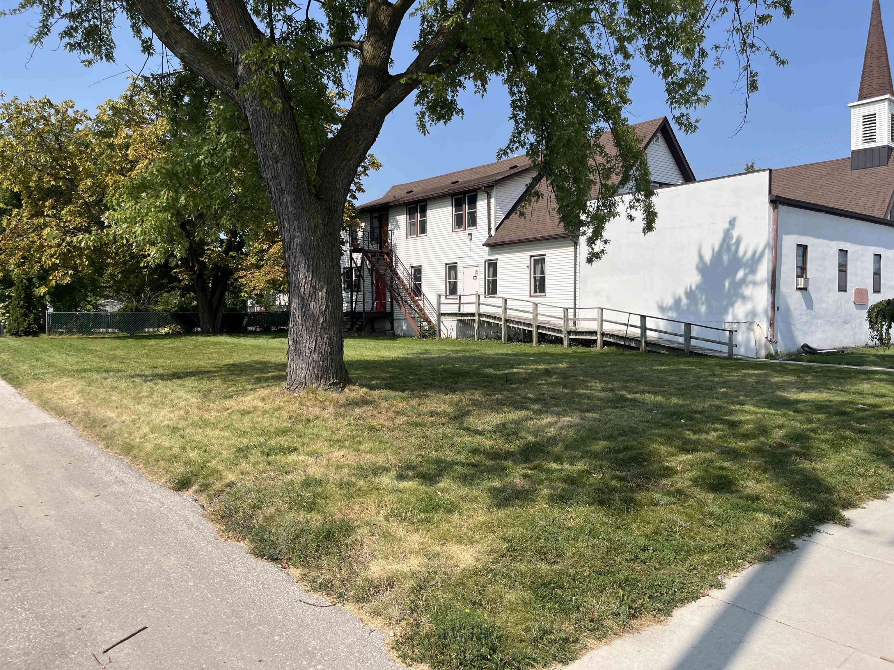 821 N WEBSTER Avenue